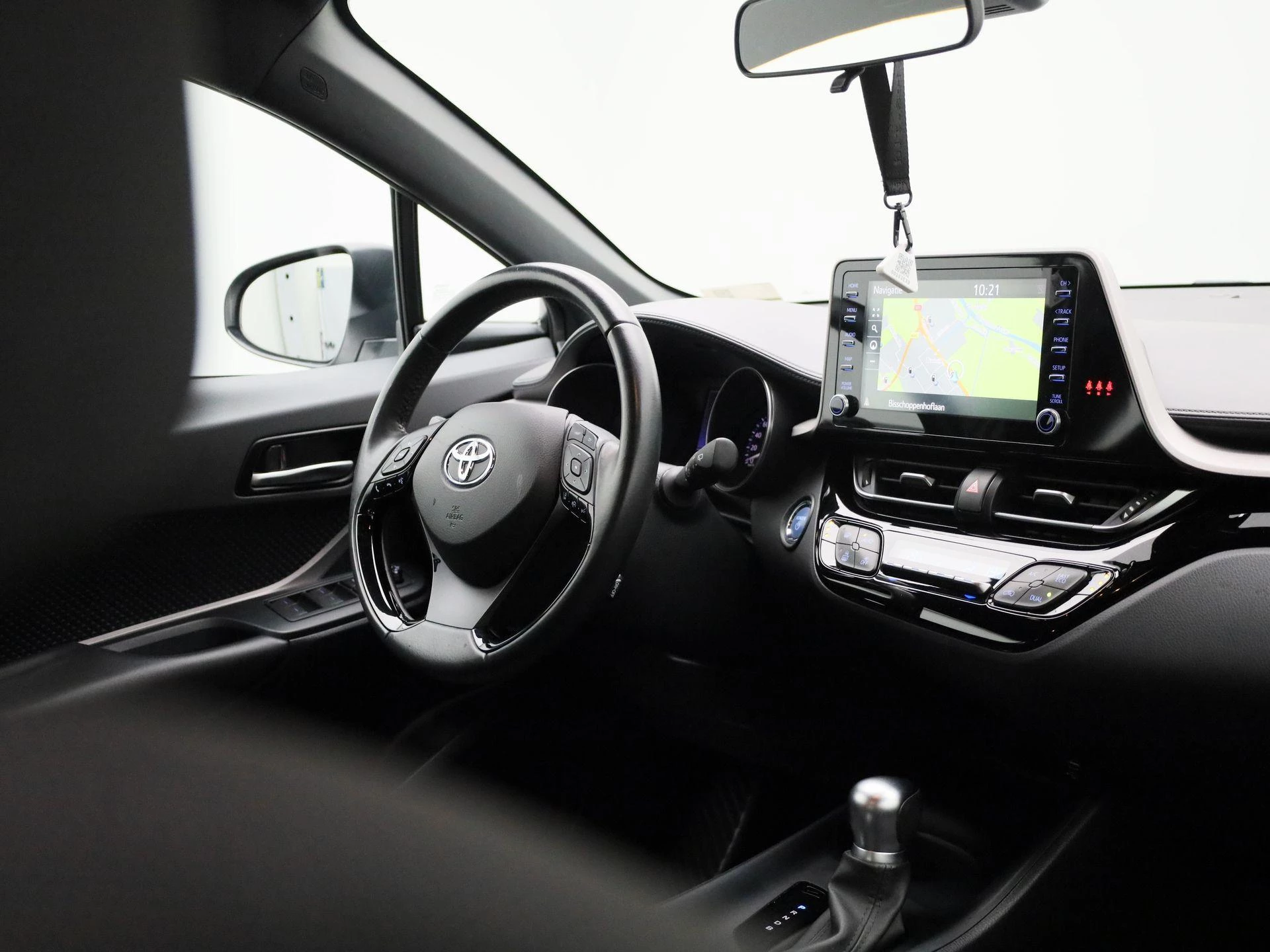 Toyota-C-HR-image-31