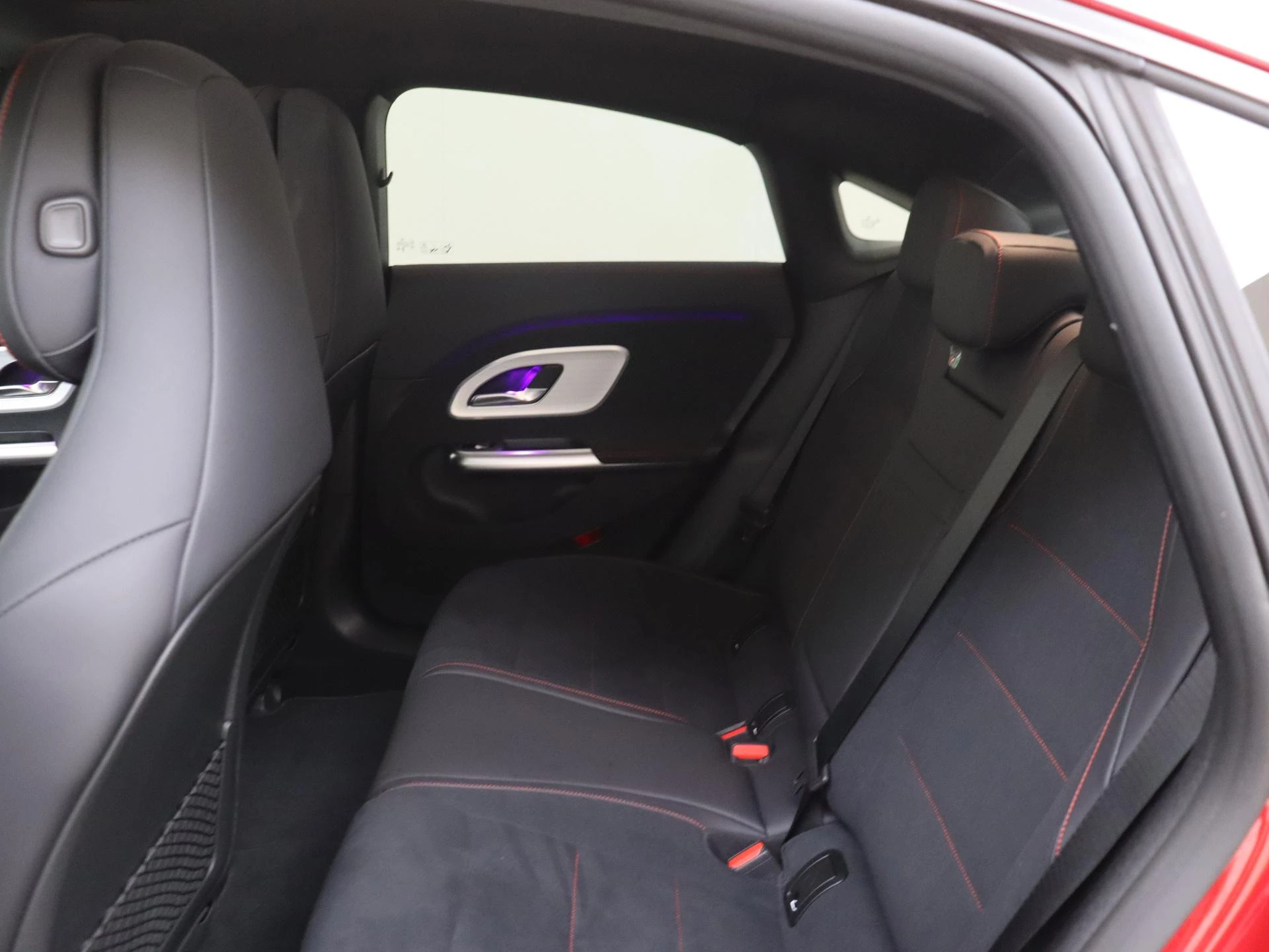 Mercedes-Benz-CLA-image-10