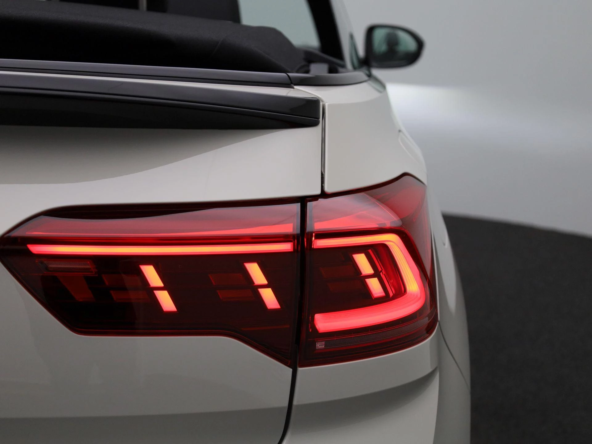 Volkswagen T-Roc Cabrio 1.5 TSI R-Line 150 PK|