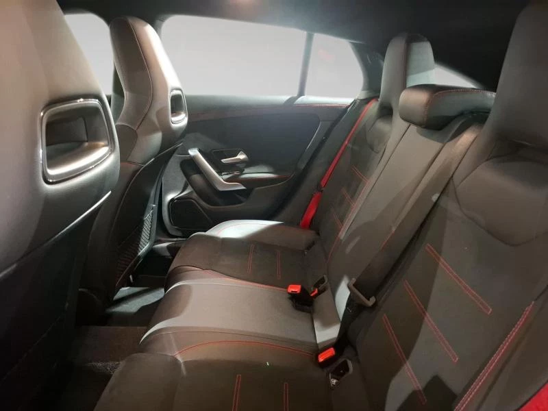 Mercedes-Benz-CLA-image-10