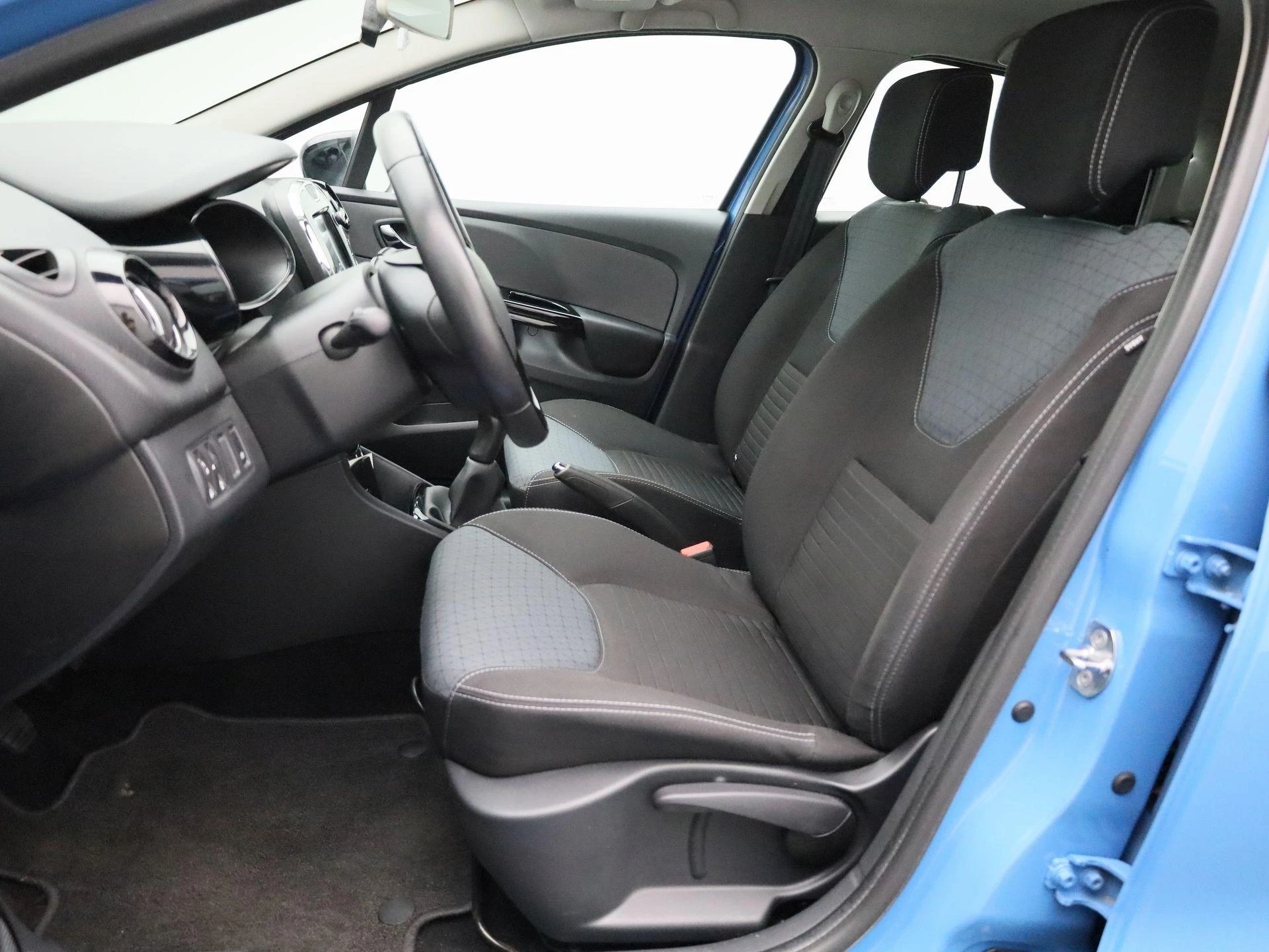 Renault-Clio-image-10