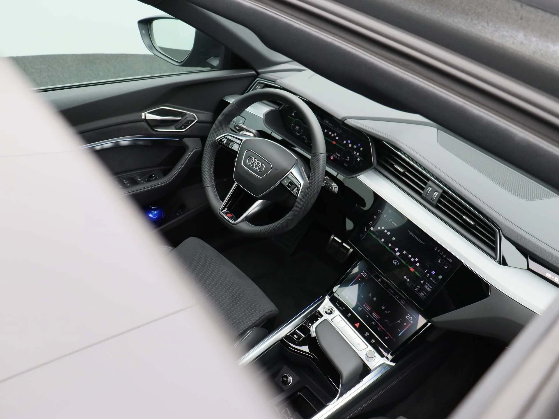 Audi-Q8 e-tron-image-28
