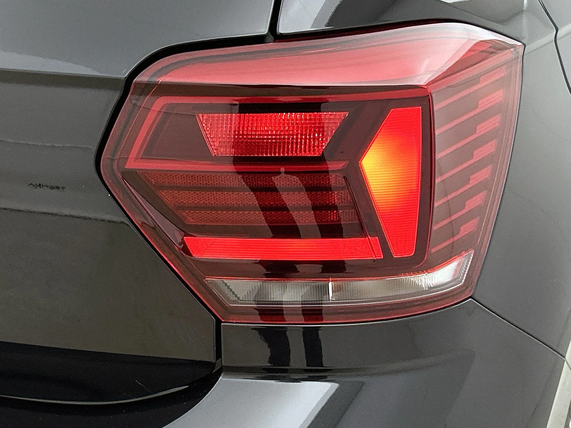 Volkswagen-Polo-image-25