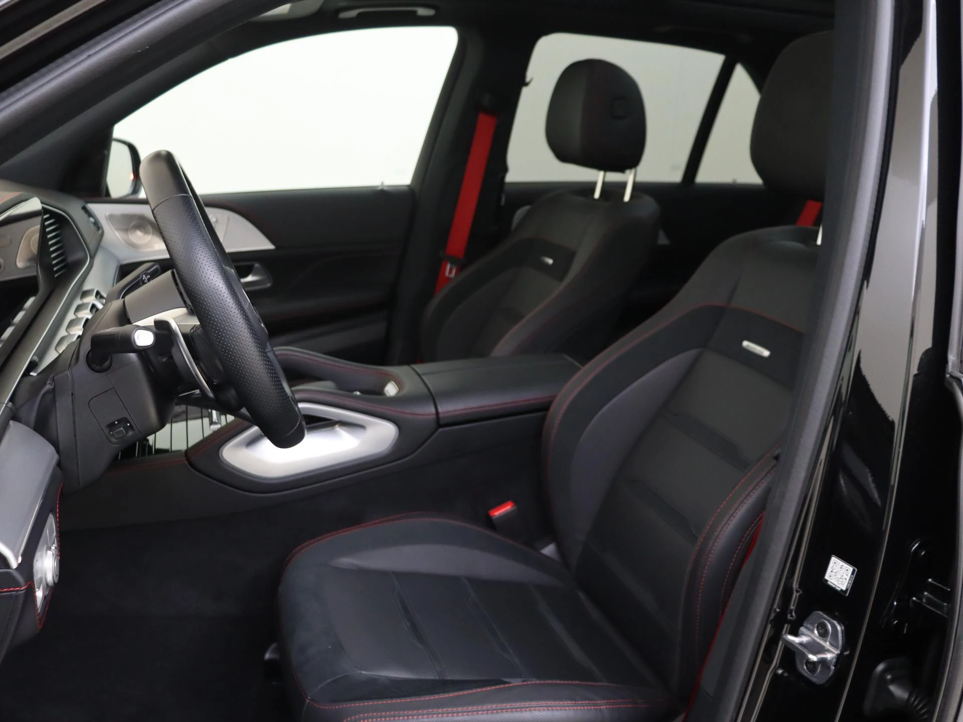 Mercedes-Benz-GLE-image-16