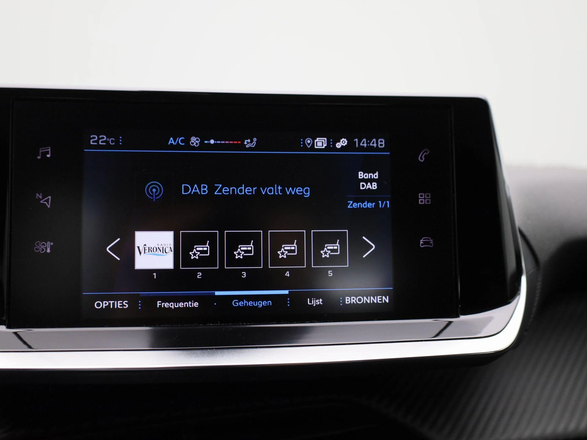Peugeot-208-image-13