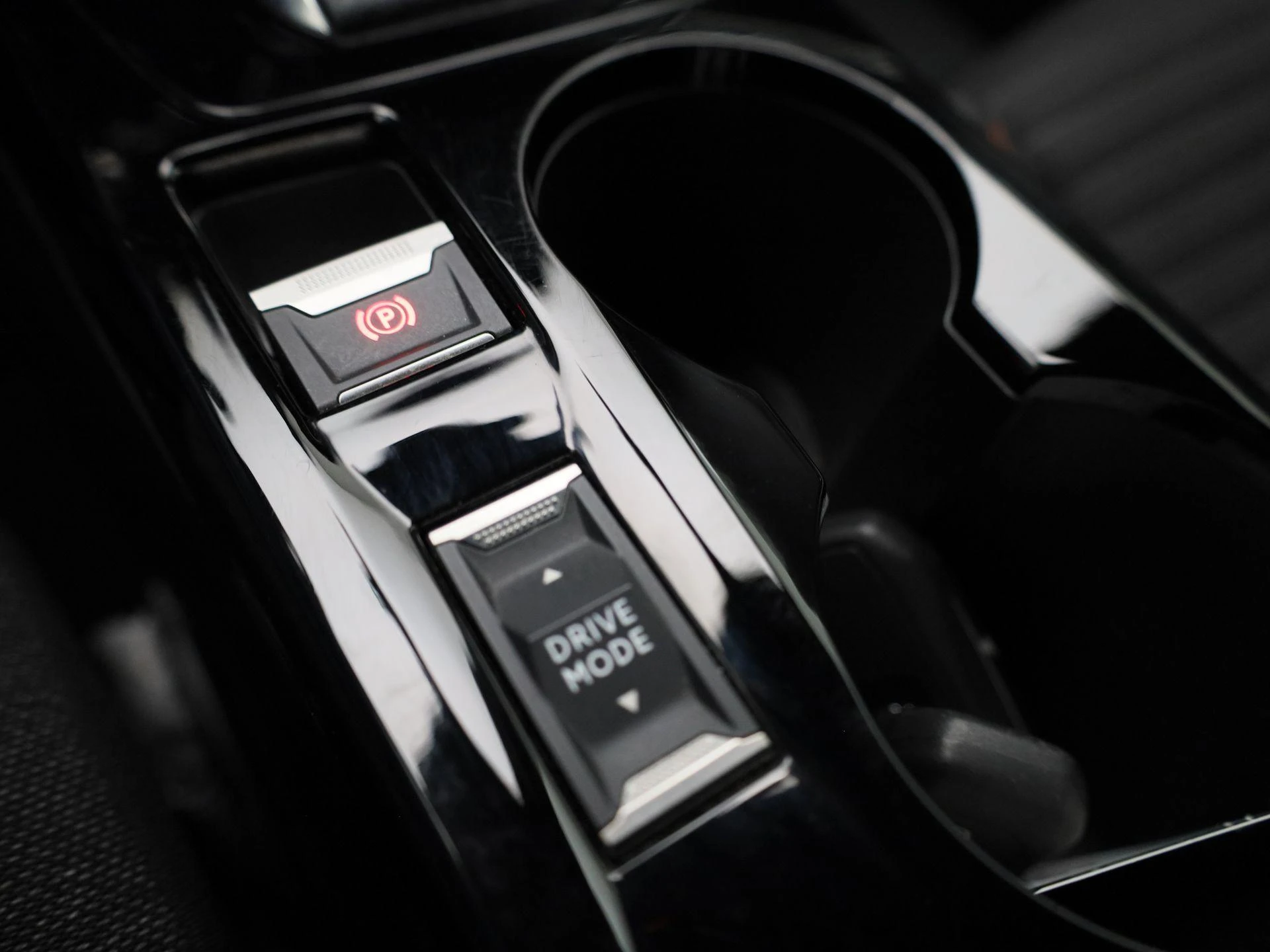 Peugeot e-2008 - 28