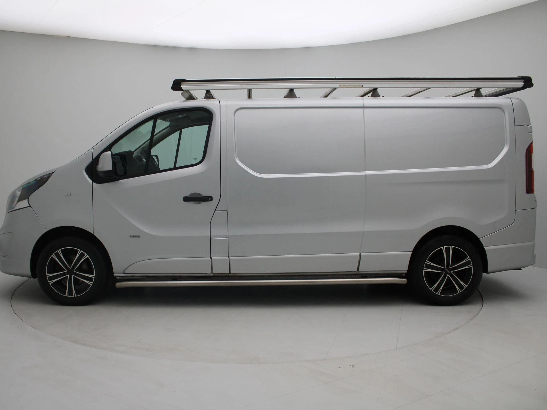 Opel-Vivaro-image-4