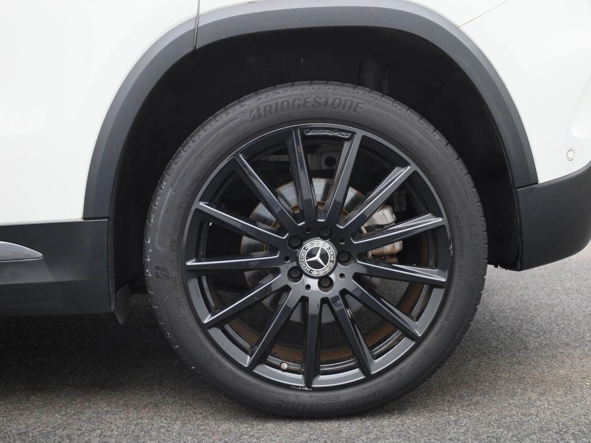 Mercedes-Benz-GLA-image-12