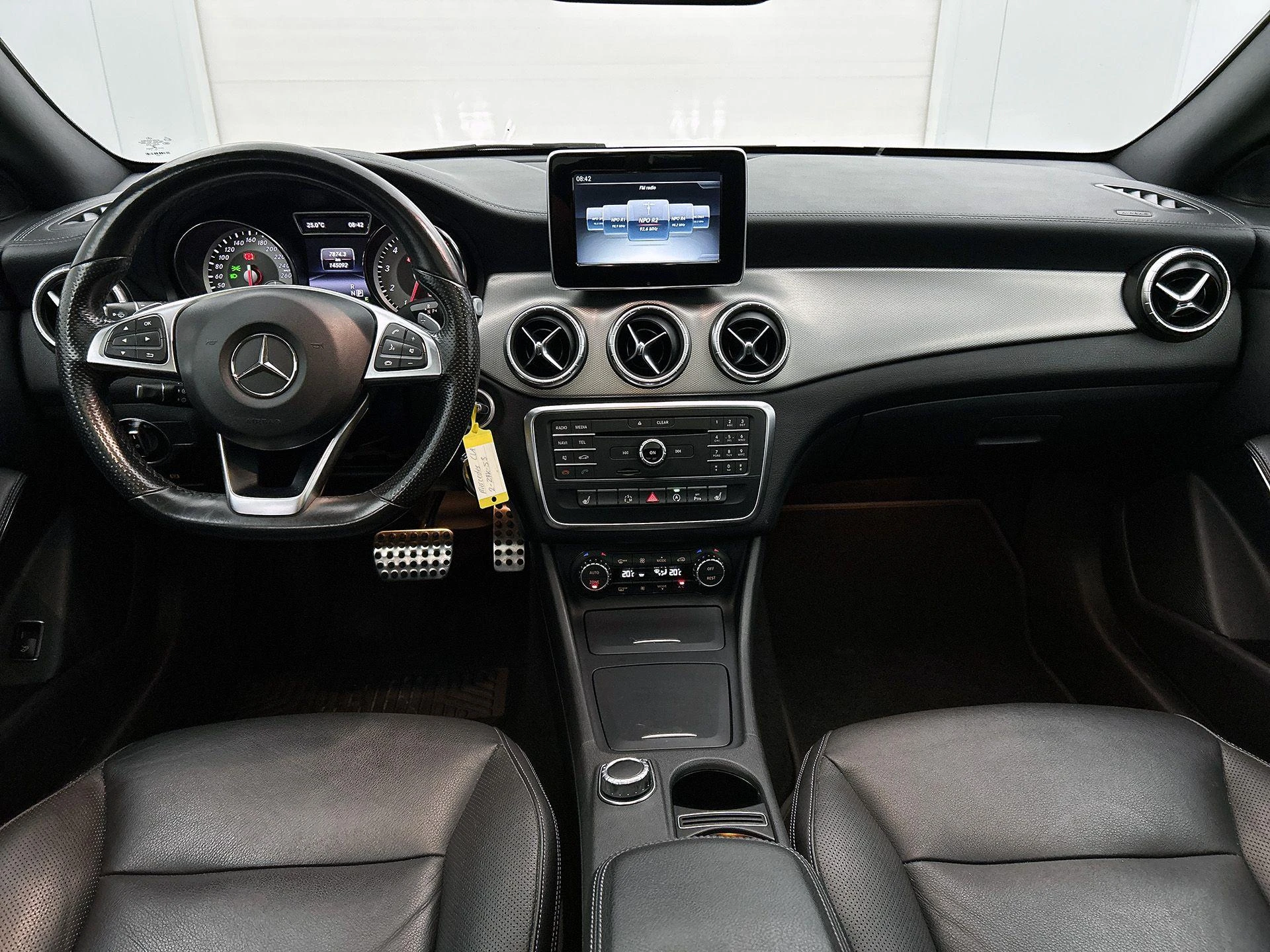 Mercedes-Benz-CLA-image-20
