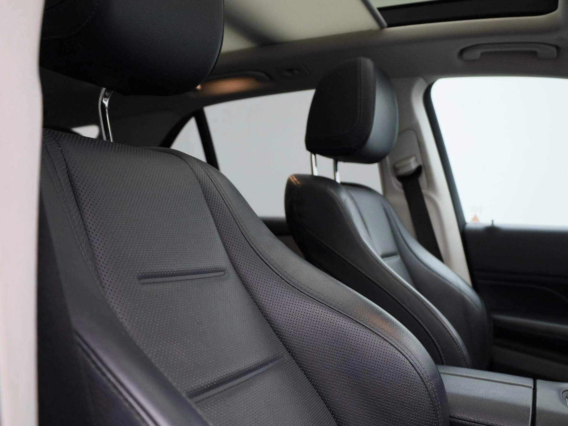 Mercedes-Benz-GLE-image-46