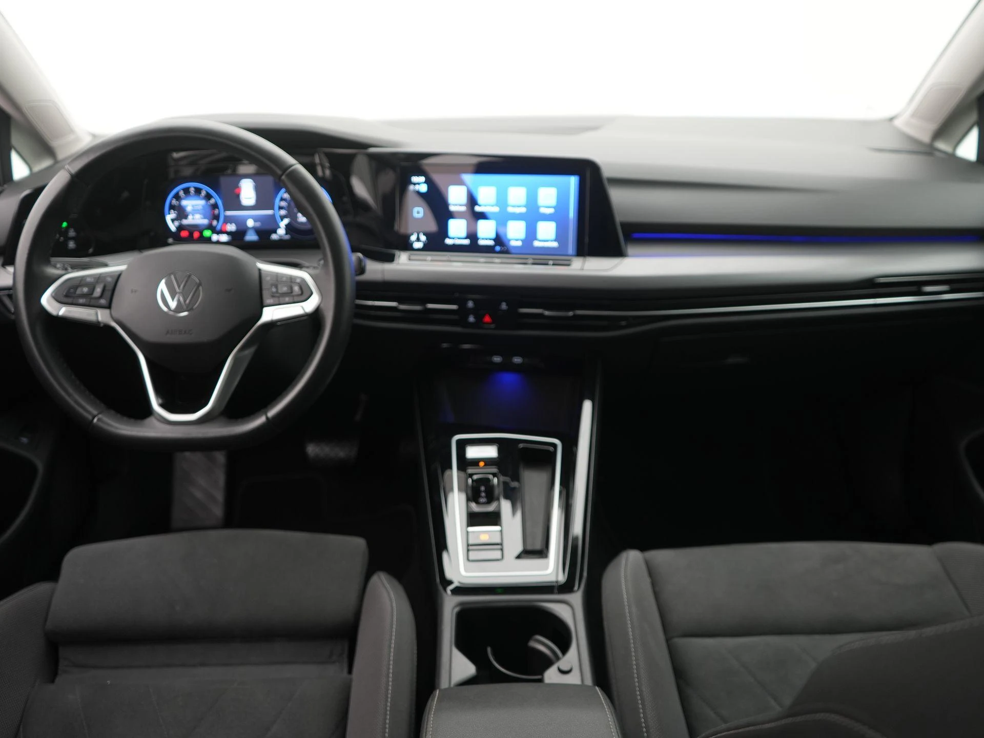 Volkswagen-Golf-image-6