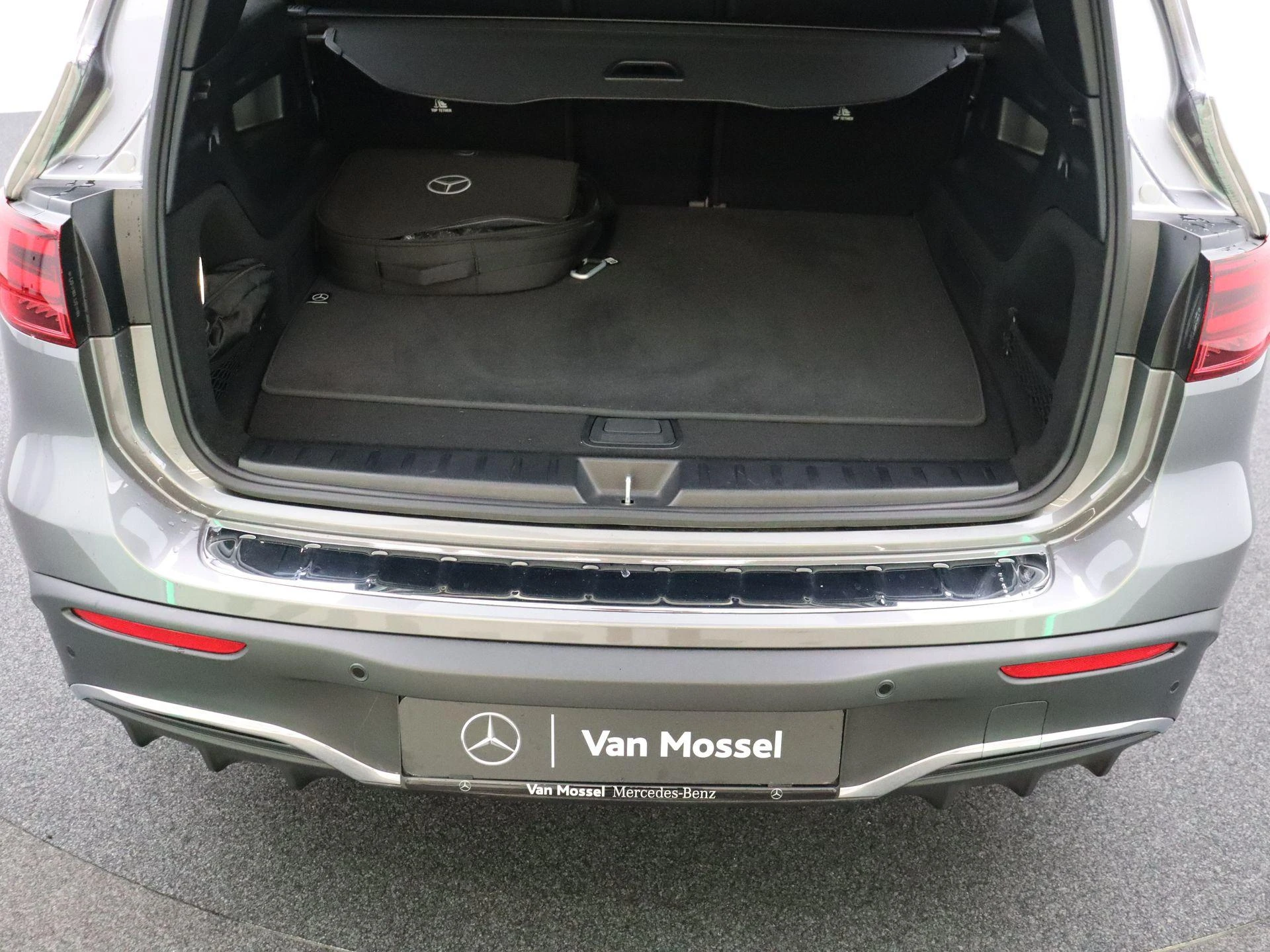 Mercedes-Benz EQB 250+ AMG Line + PANORAMISCH DAK + CARPLAY + ADVANCED SOUND +