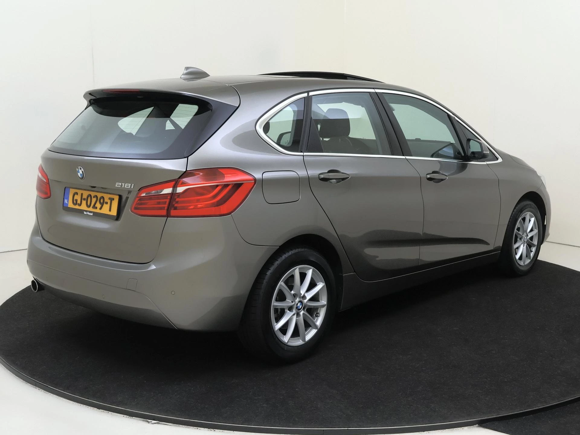 BMW-2 Serie-image-6