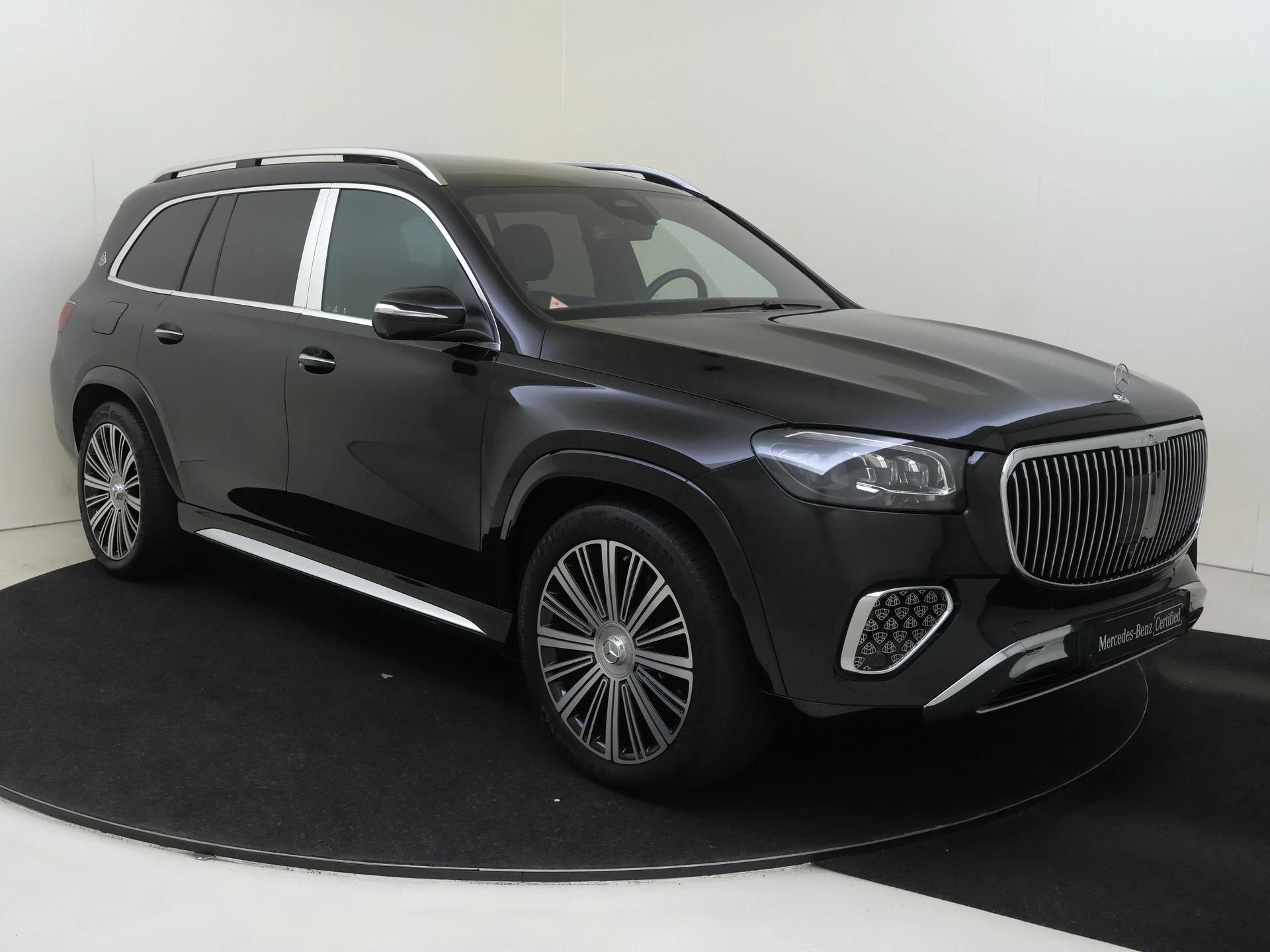 Mercedes-Benz-GLS-image-1