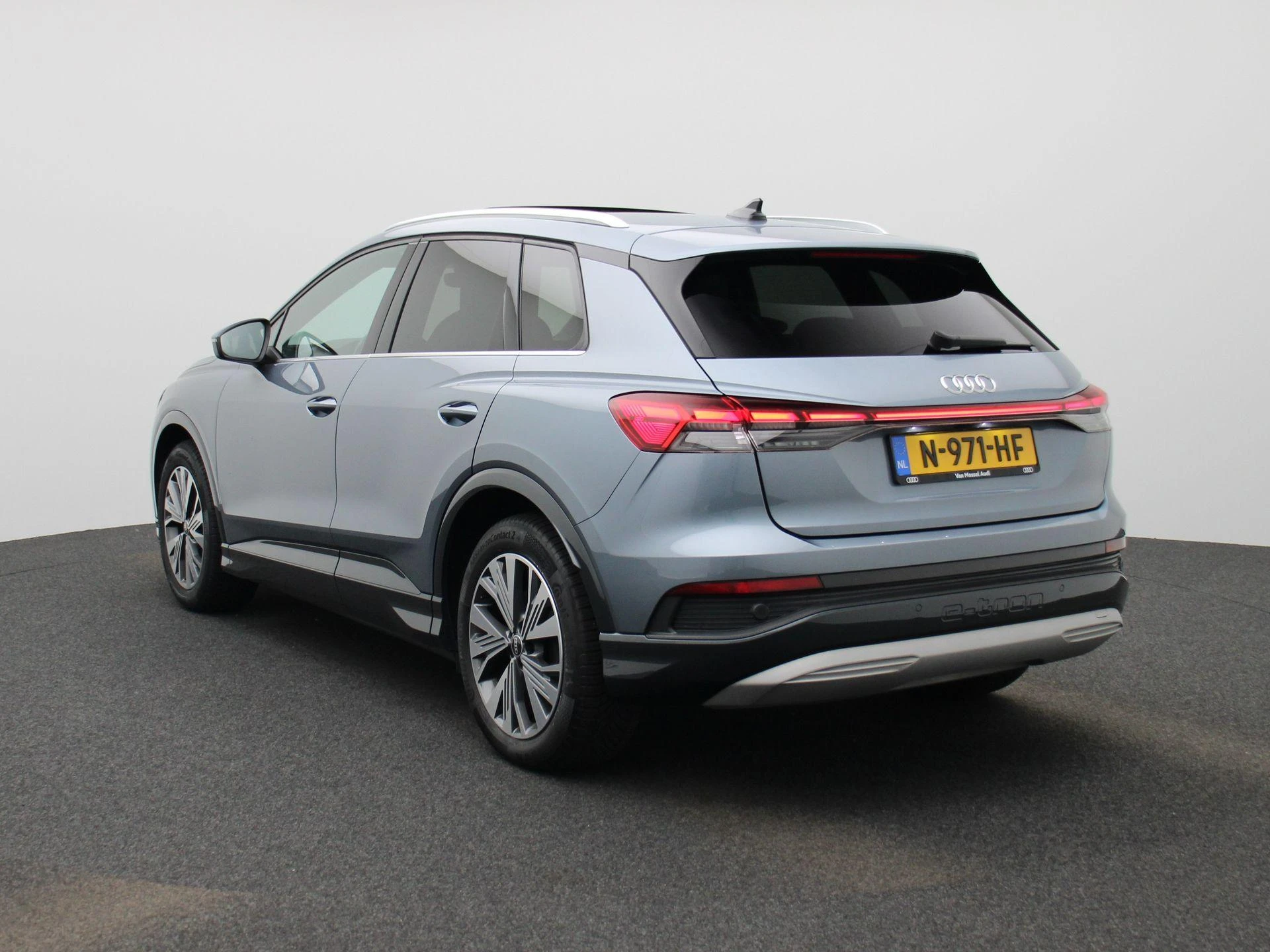 Audi-Q4 e-tron-image-1