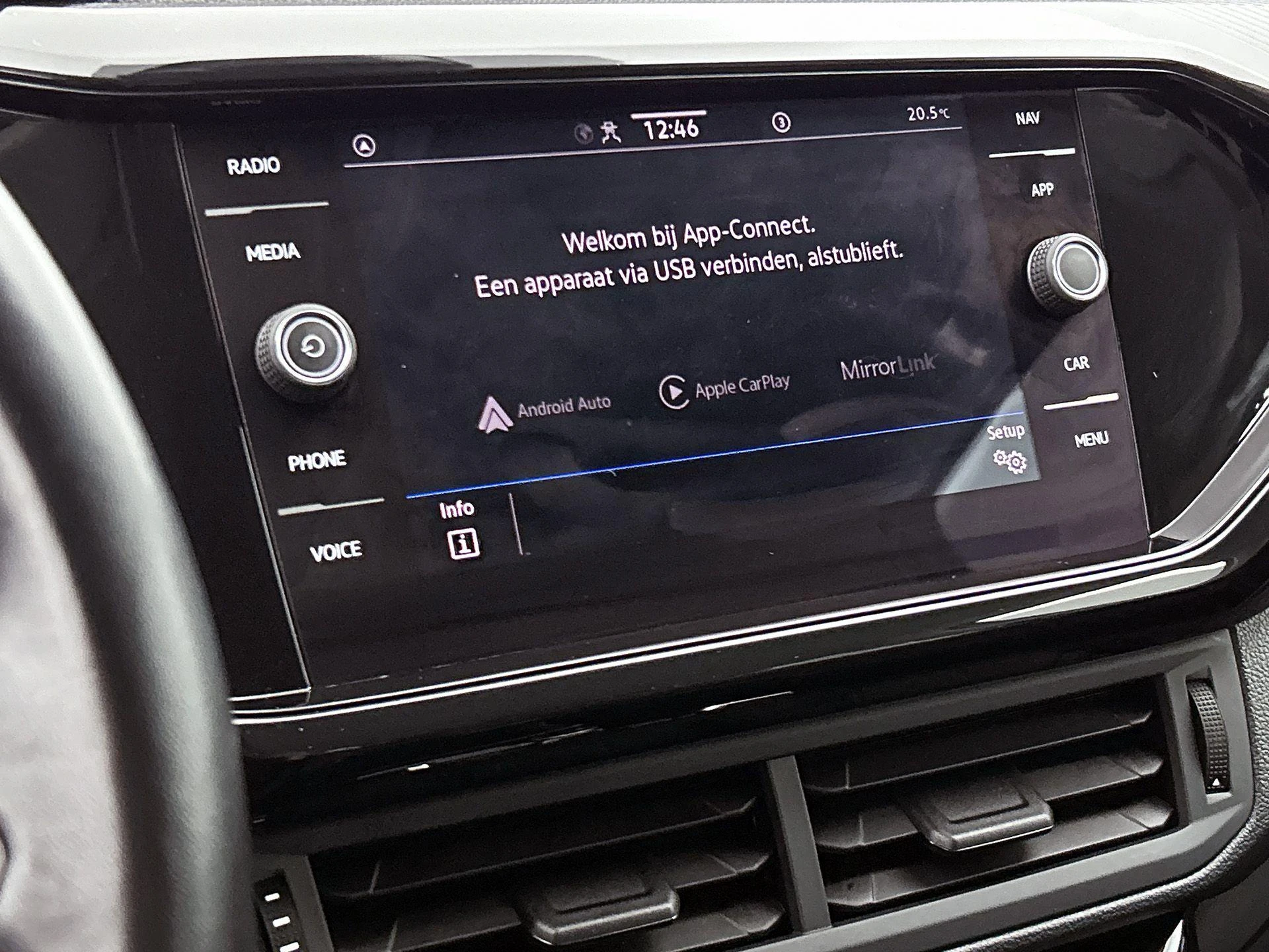 Volkswagen-T-Cross-image-16