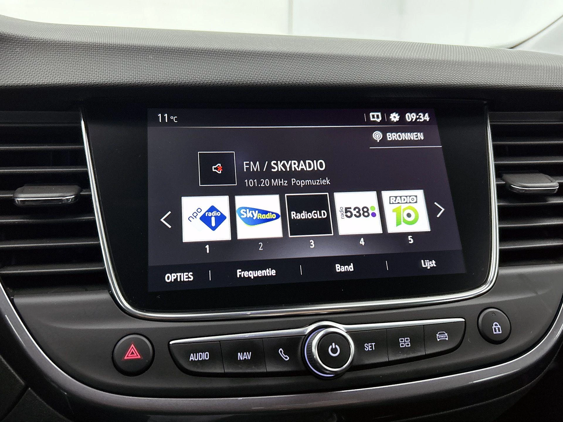 Opel-Crossland X-image-10