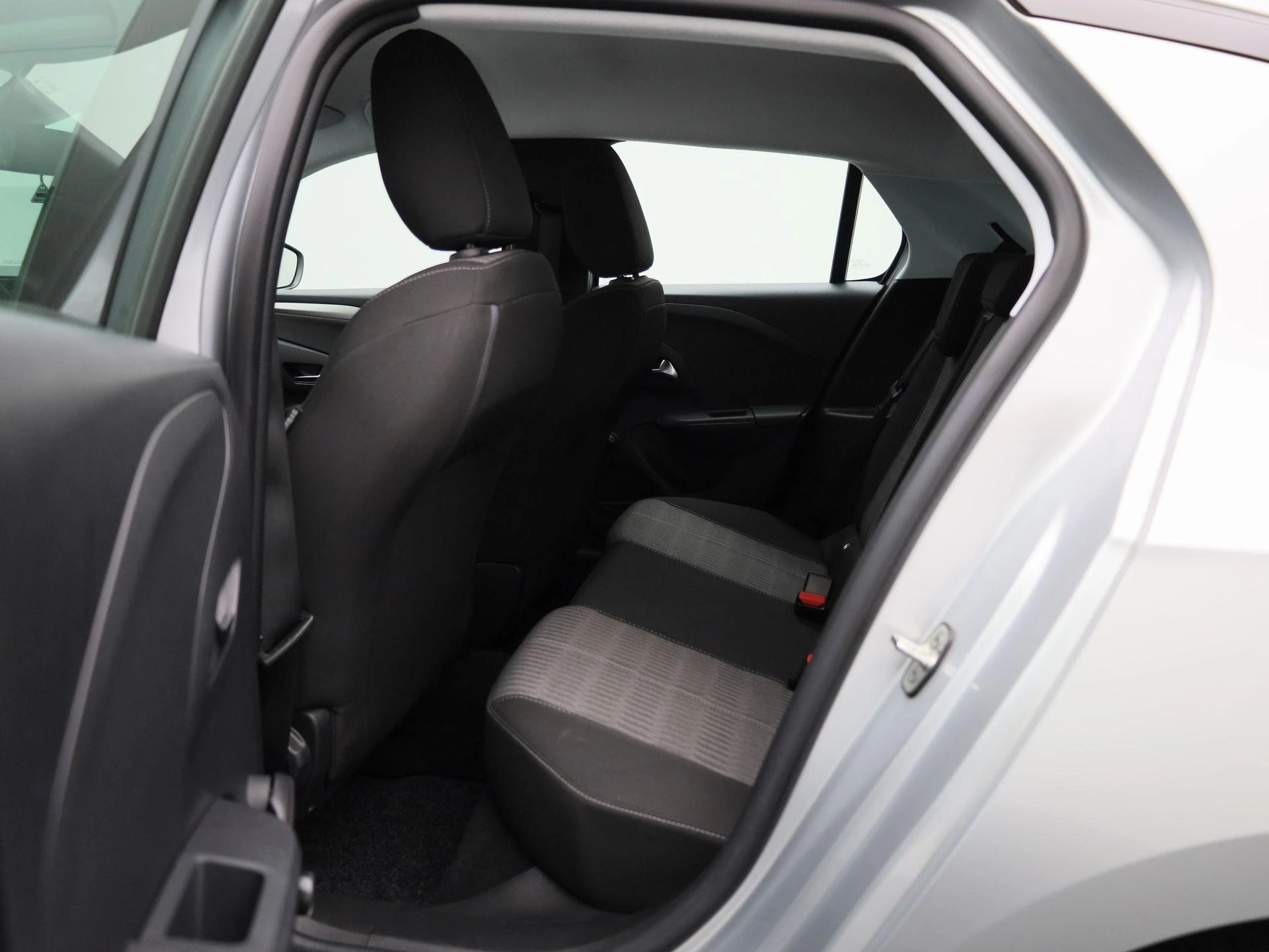 Opel-Corsa-image-9