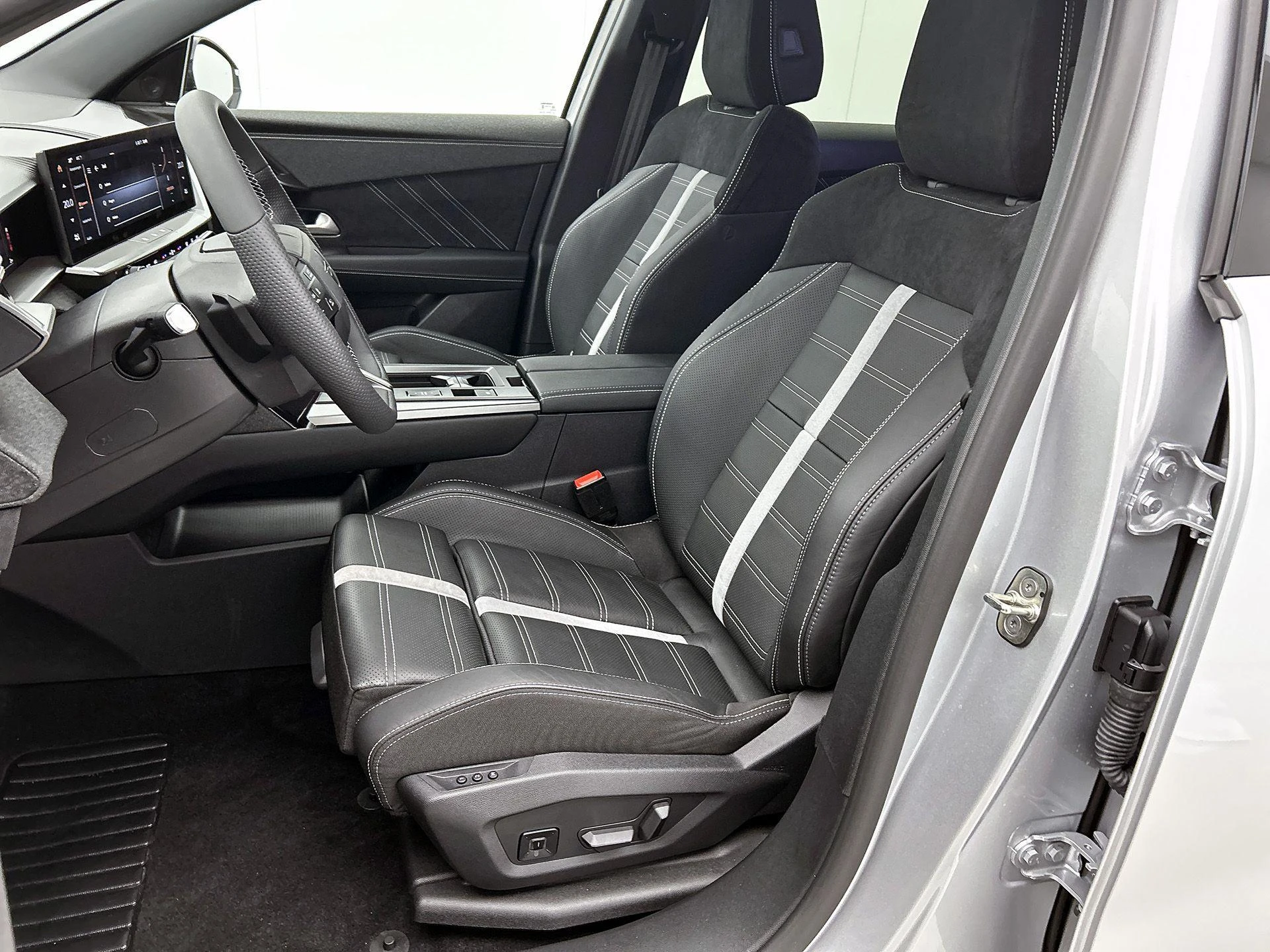Opel-Grandland-image-49