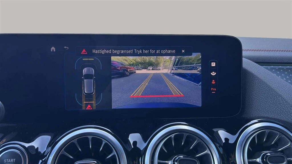 Mercedes-Benz-EQA-image-15