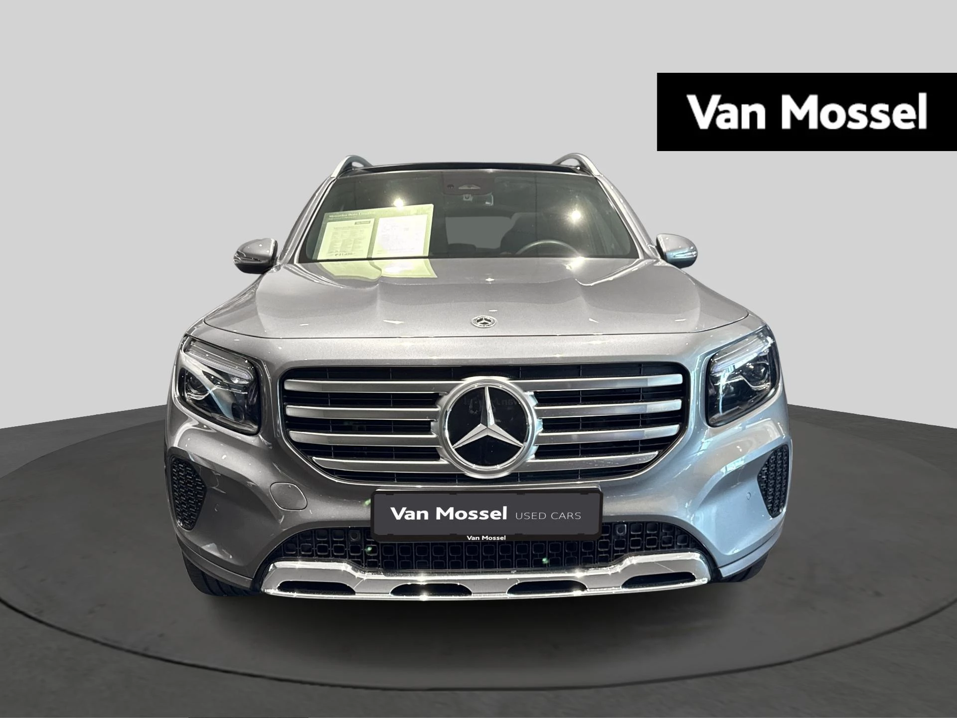 Mercedes-Benz GLB 200 Luxury Line + LEDER + PANO DAK + TREKHAAK + MULTIBEAM +