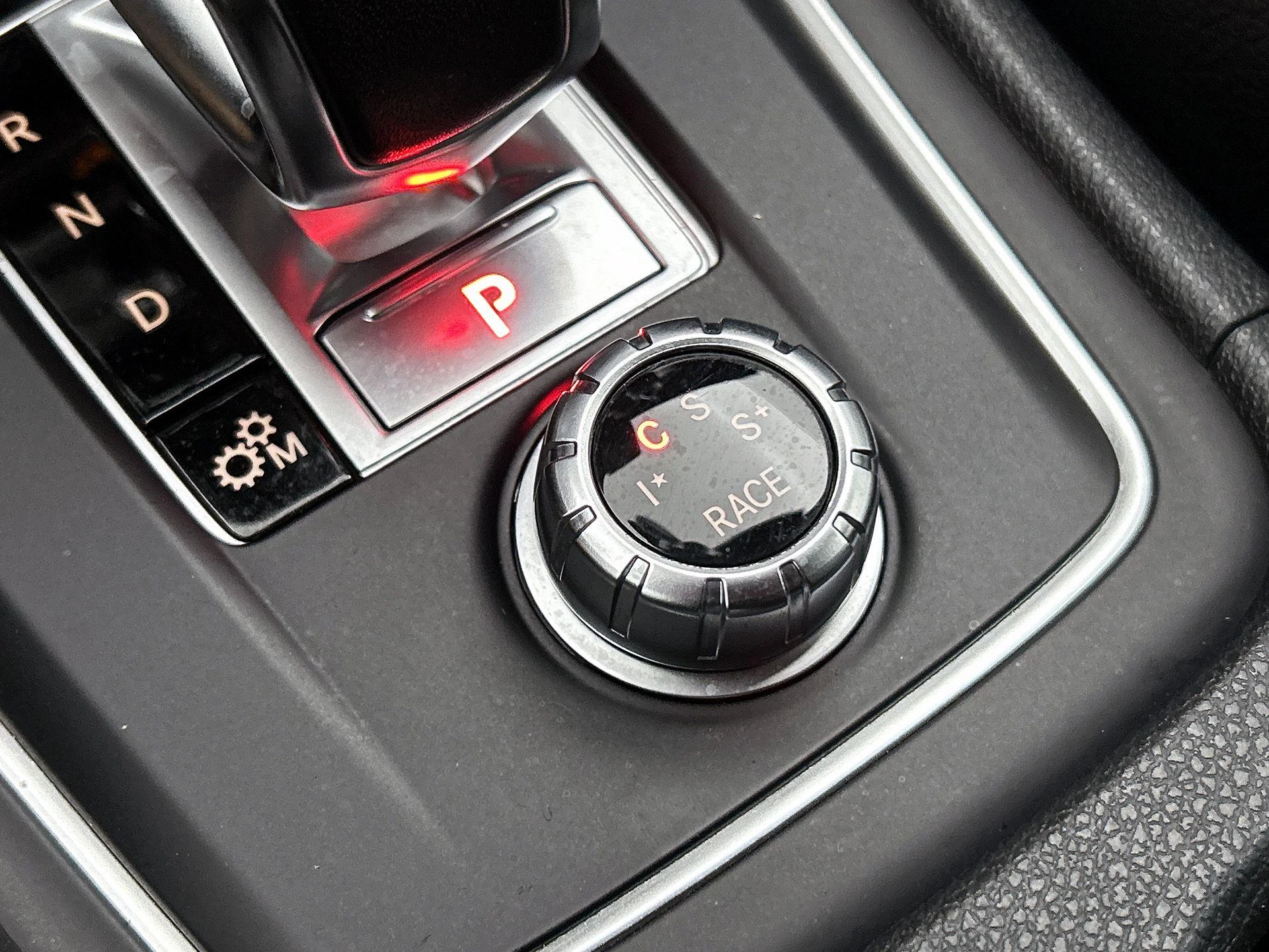 Mercedes-Benz-GLA-image-8