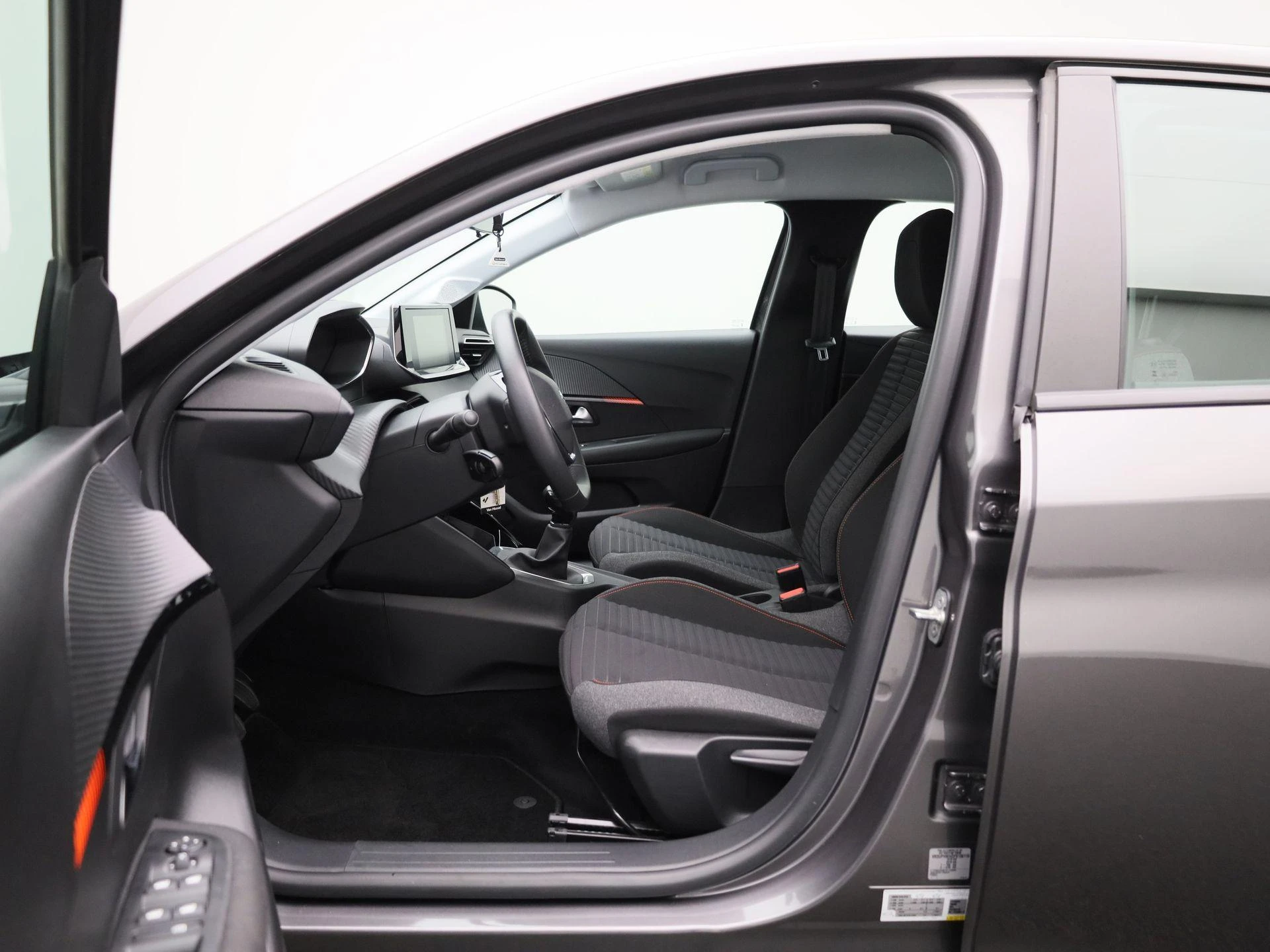 Peugeot-208-image-8