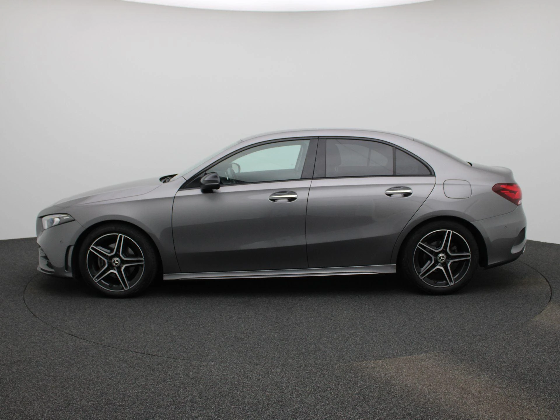 Mercedes-Benz A-Klasse Limousine 180 AMG Line
