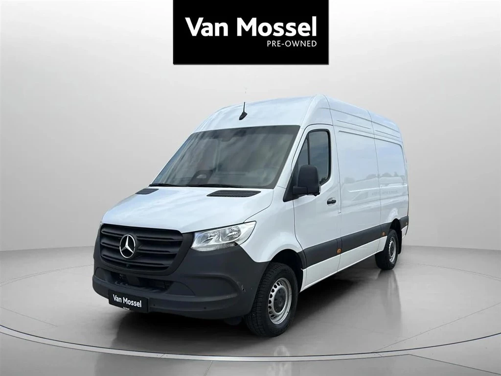 Mercedes-Benz-Sprinter-image-0