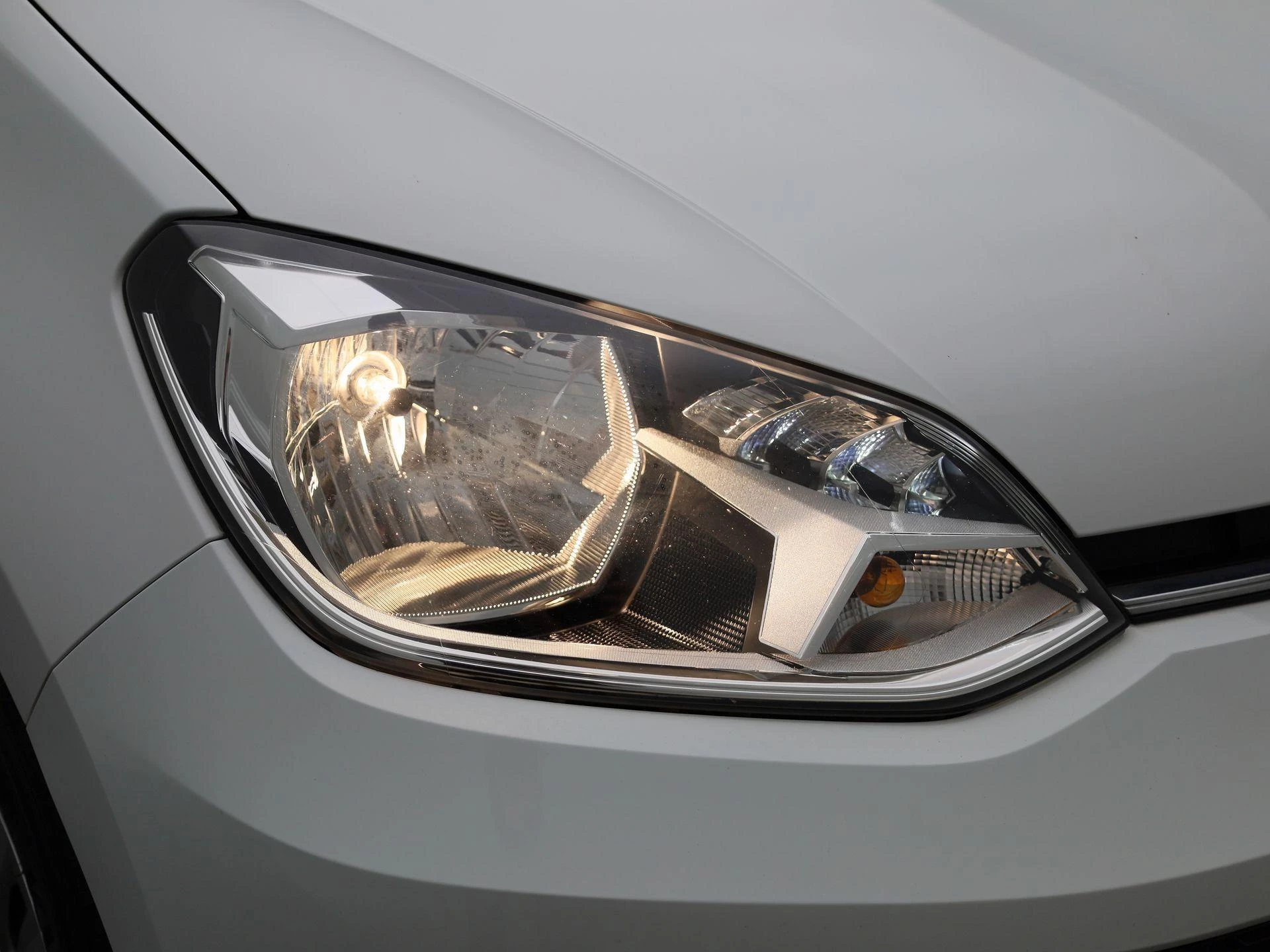 Volkswagen-up!-image-13