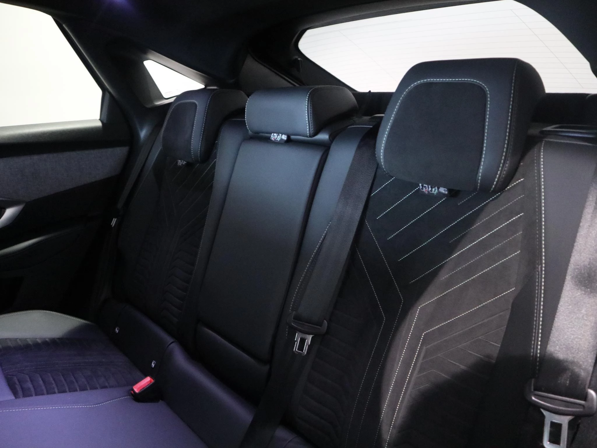 Peugeot 3008 1.2 HYBRID 145 e-DSC6 GT