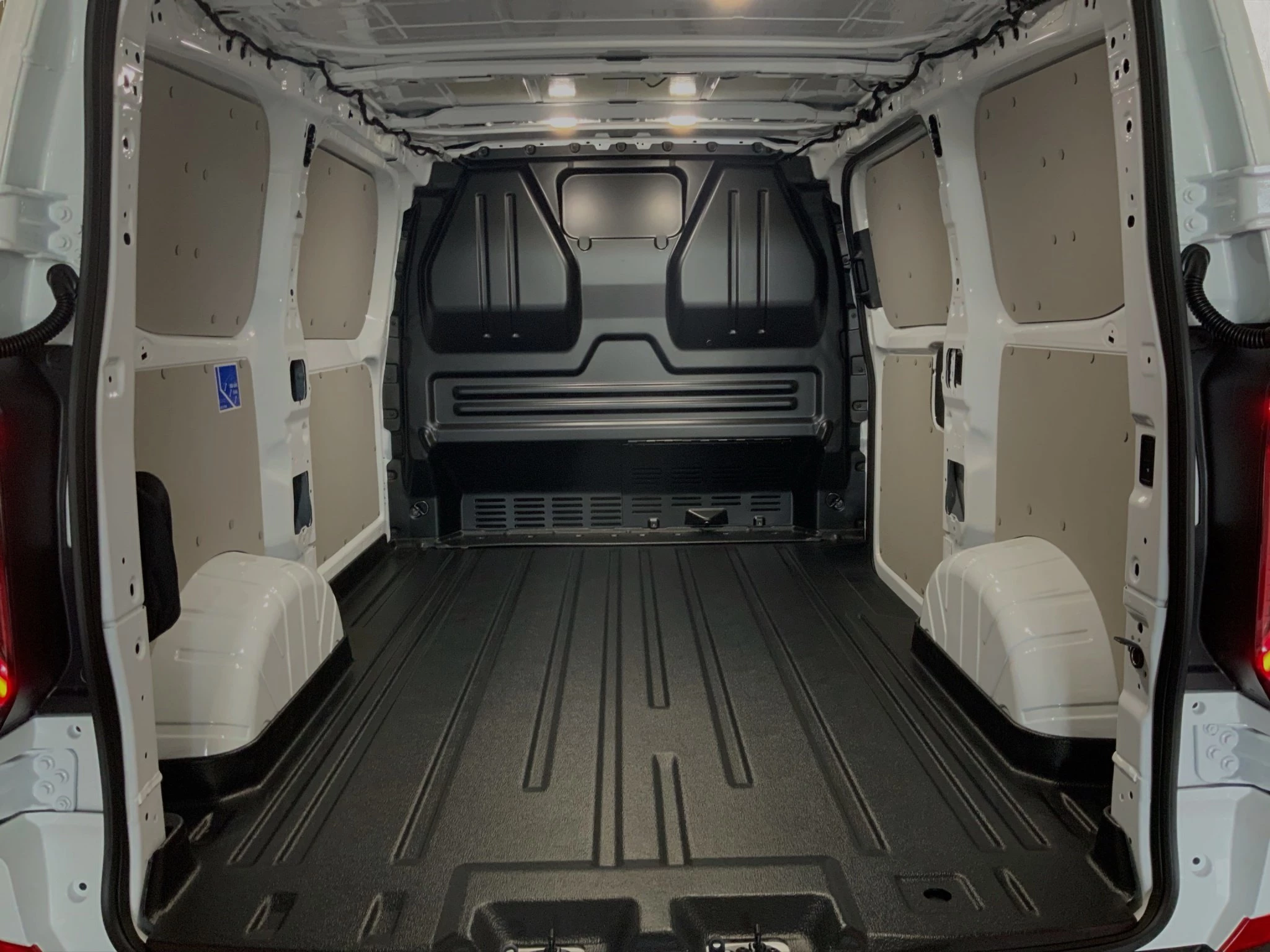 Ford-Transit Custom-image-15