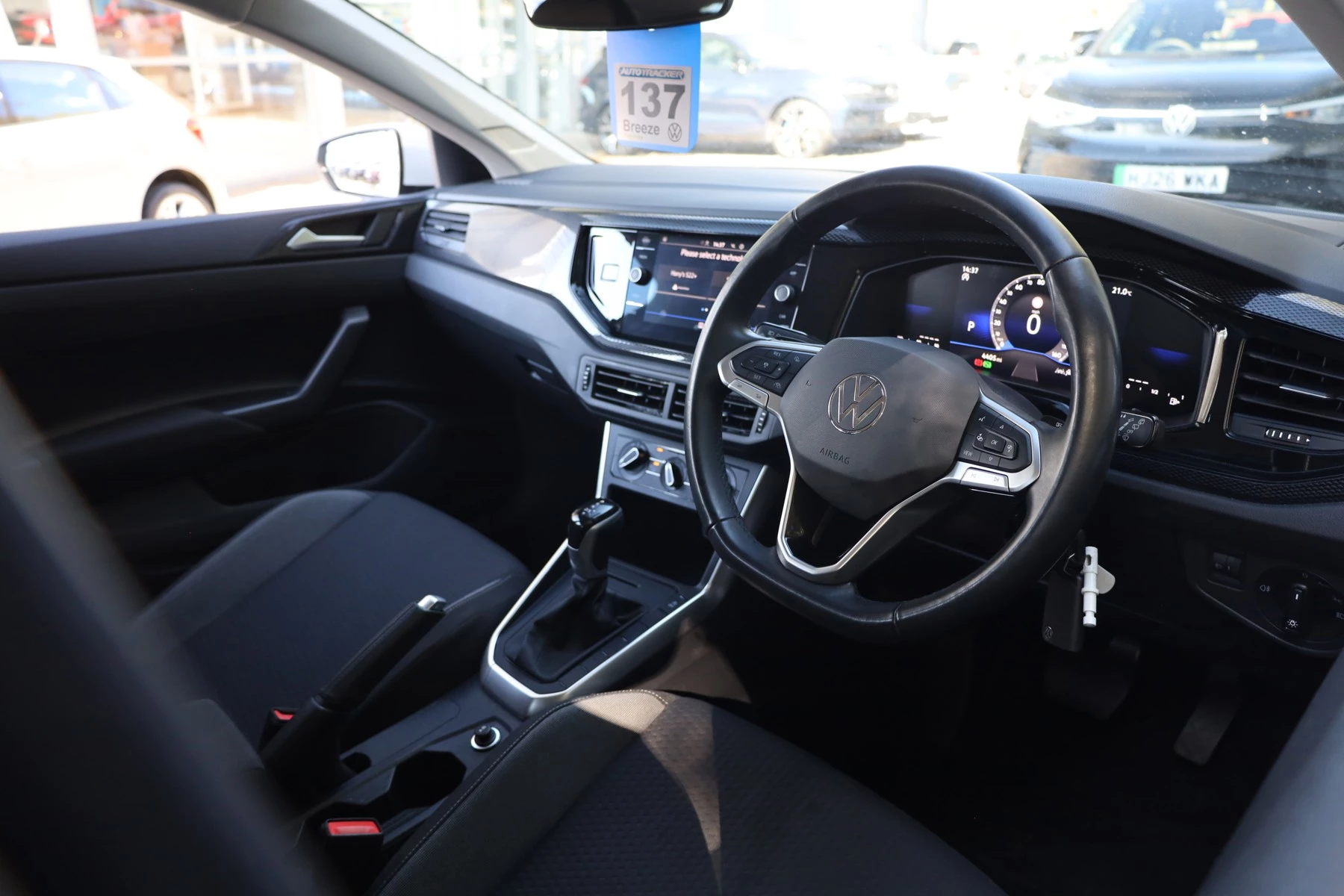 Volkswagen-Polo-image-5