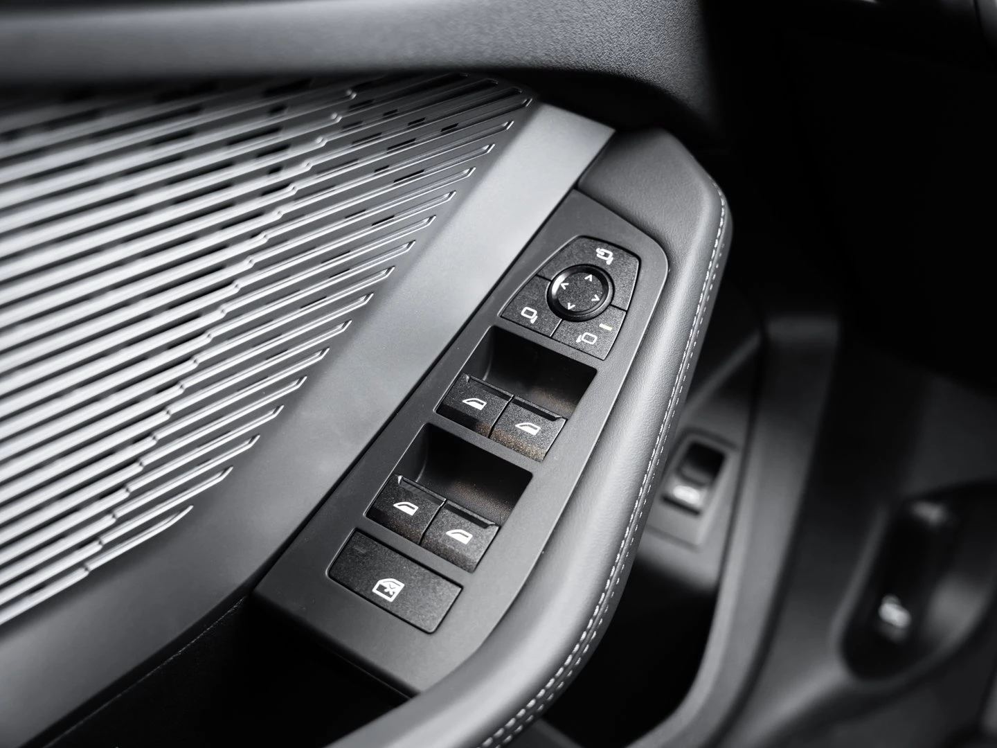 BMW 1er Reihe 118d HUD LED SHZ Innovation