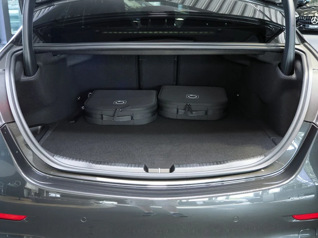 Mercedes-Benz-C-Klasse 300 de-image-13