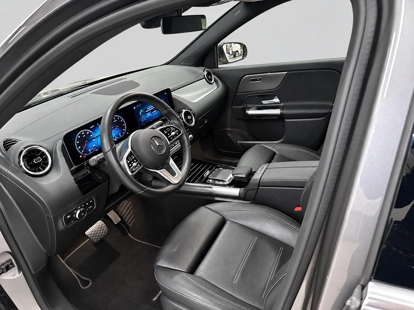 Mercedes-Benz-GLA-image-7
