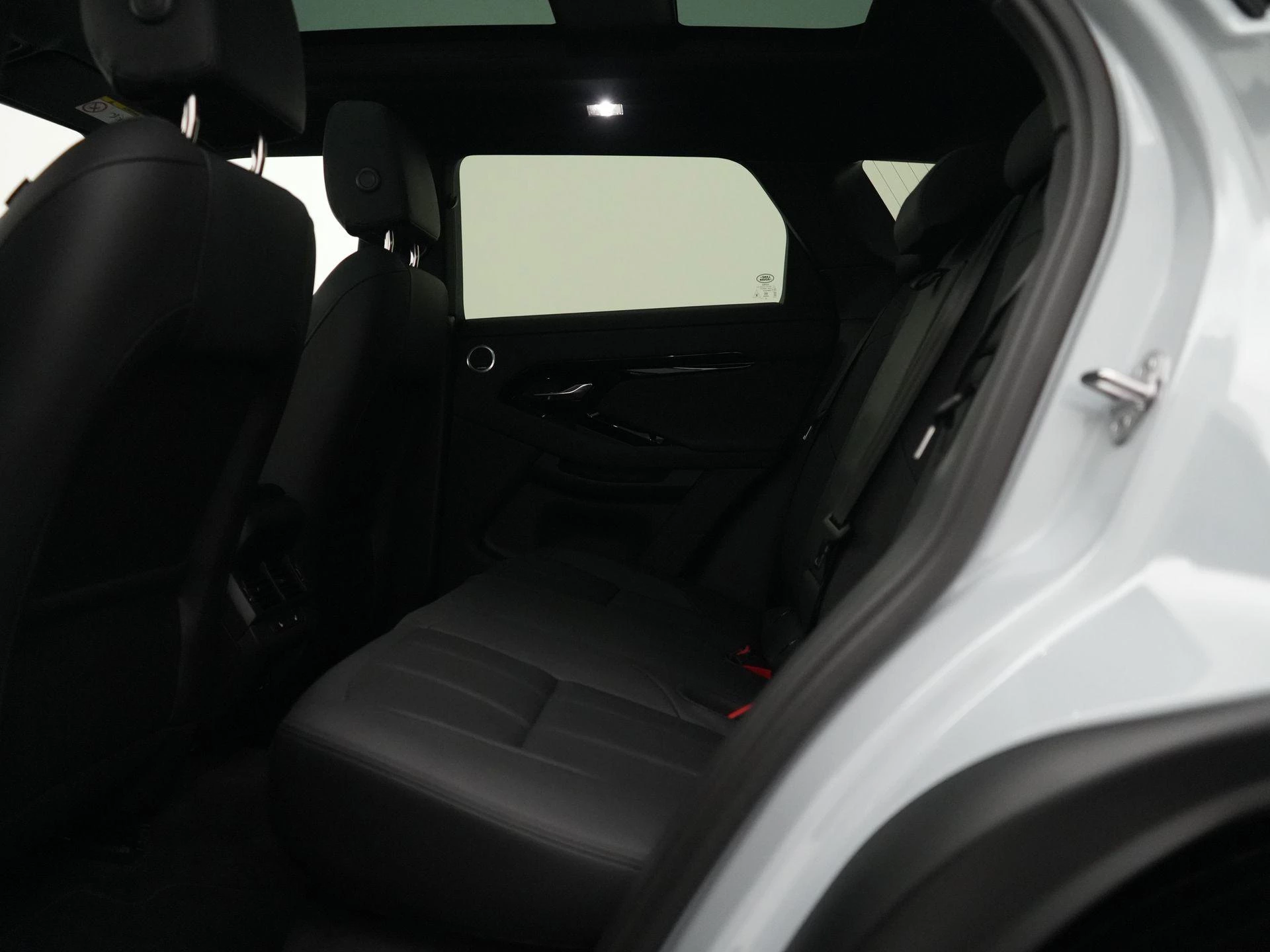 Land Rover-Range Rover Evoque-image-38