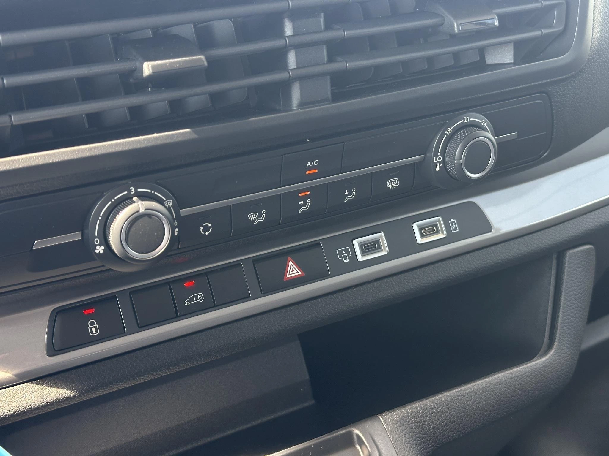 Peugeot-Expert-image-13