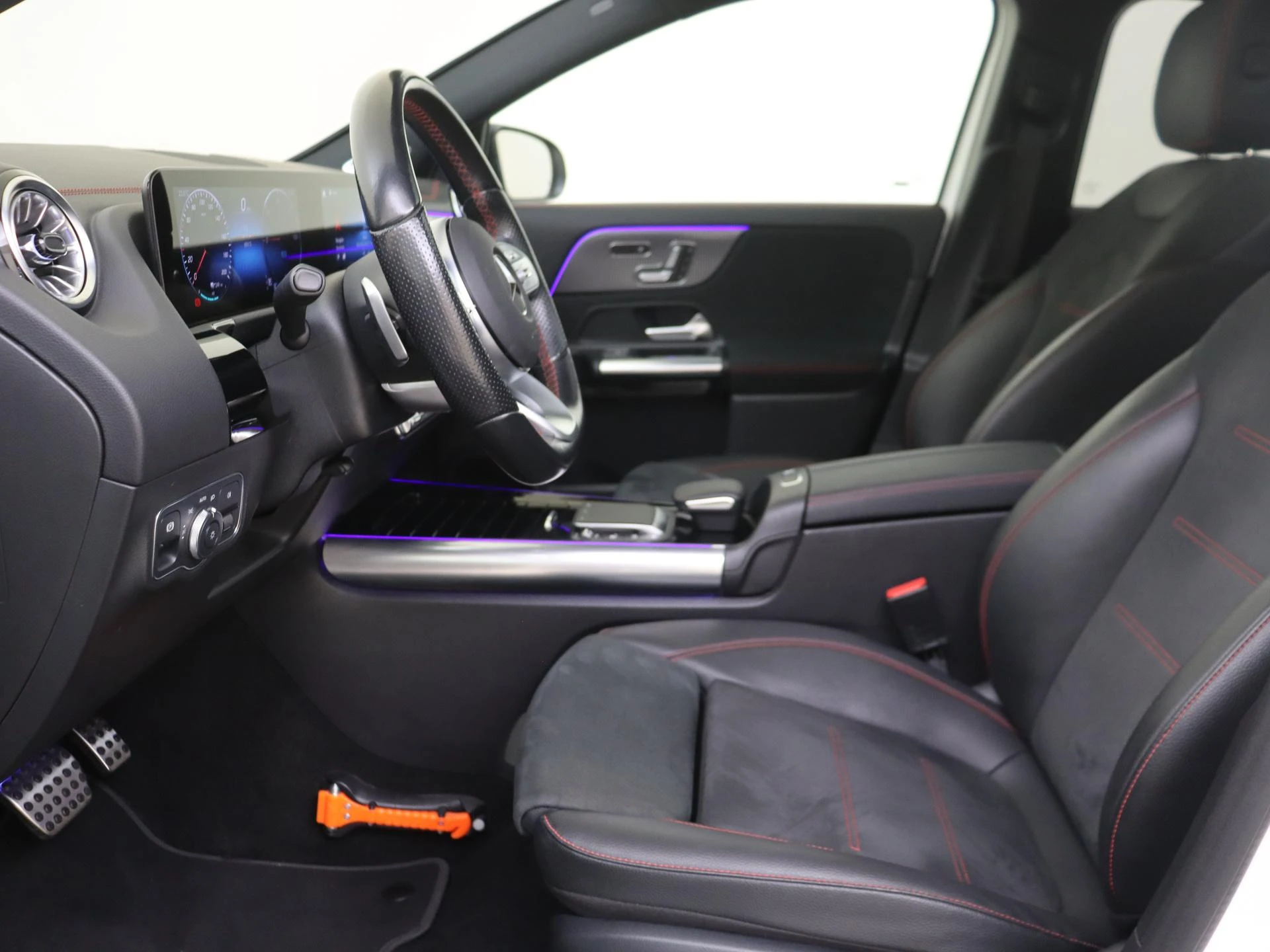 Mercedes-Benz-EQA-image-14