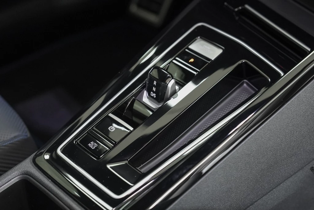 Volkswagen Golf VIII R 2.0 TSI 245 kW 4Motion