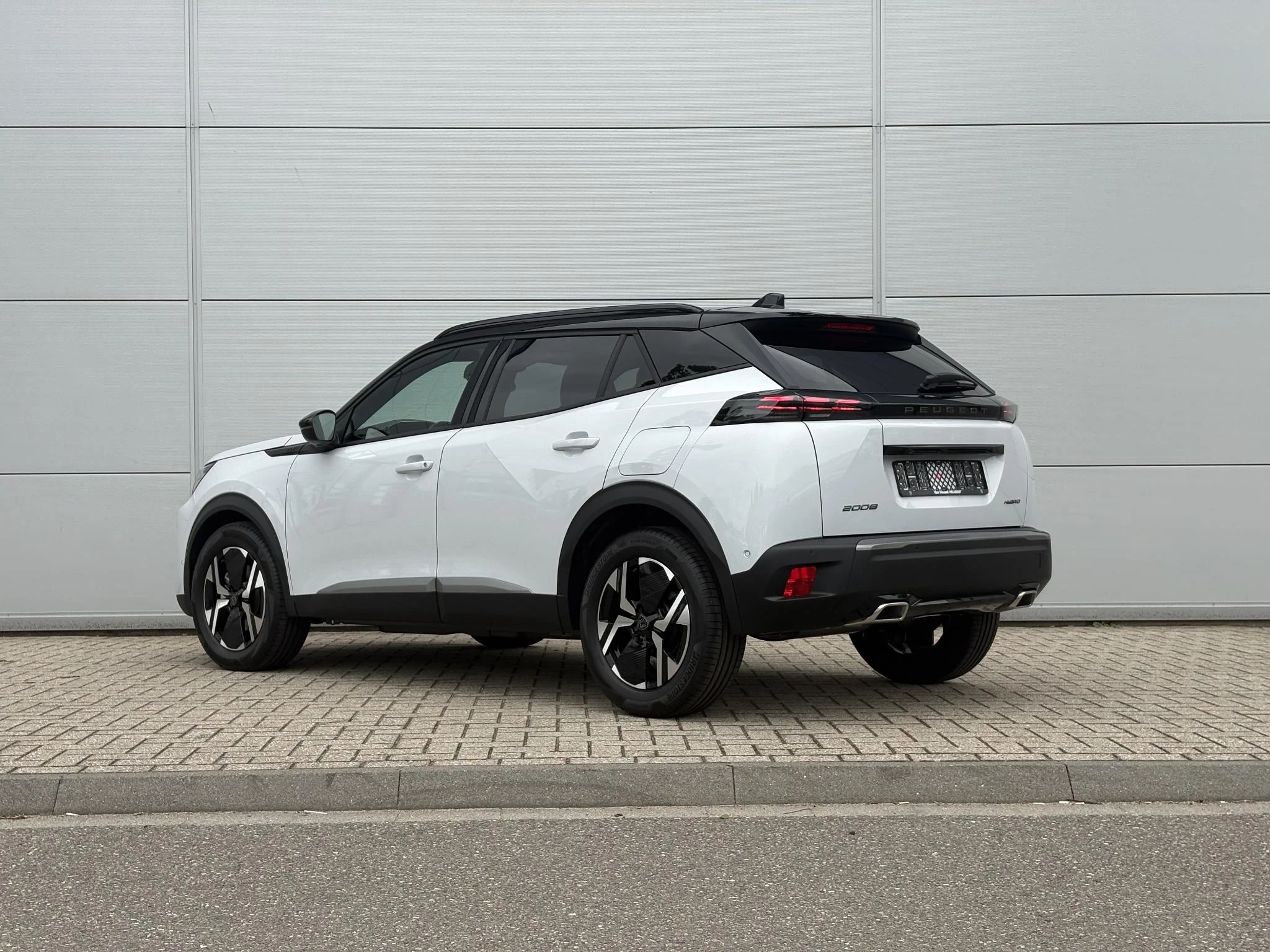 Peugeot 2008 1.2 Hybrid 145 GT