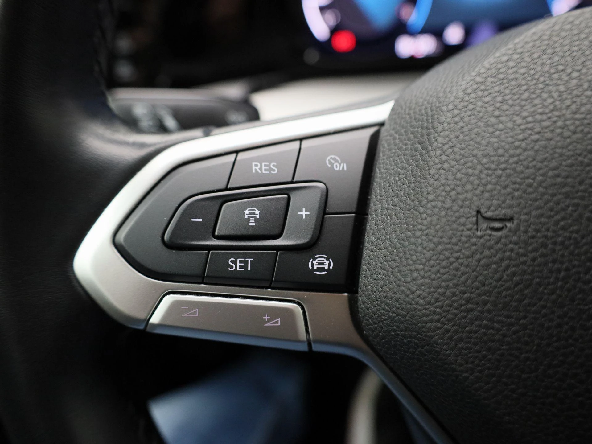 Volkswagen-Golf-image-17