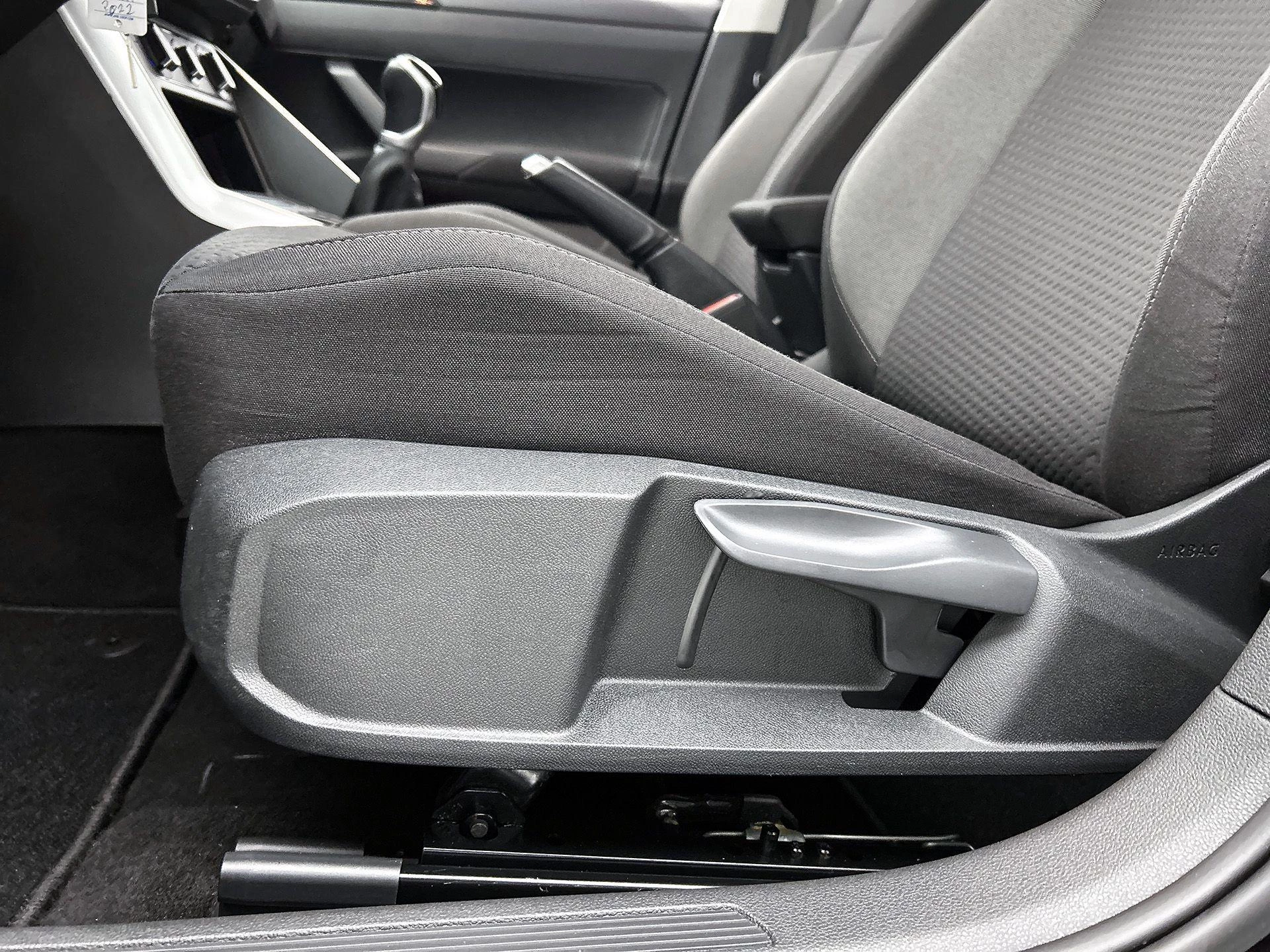 Volkswagen-Polo-image-23