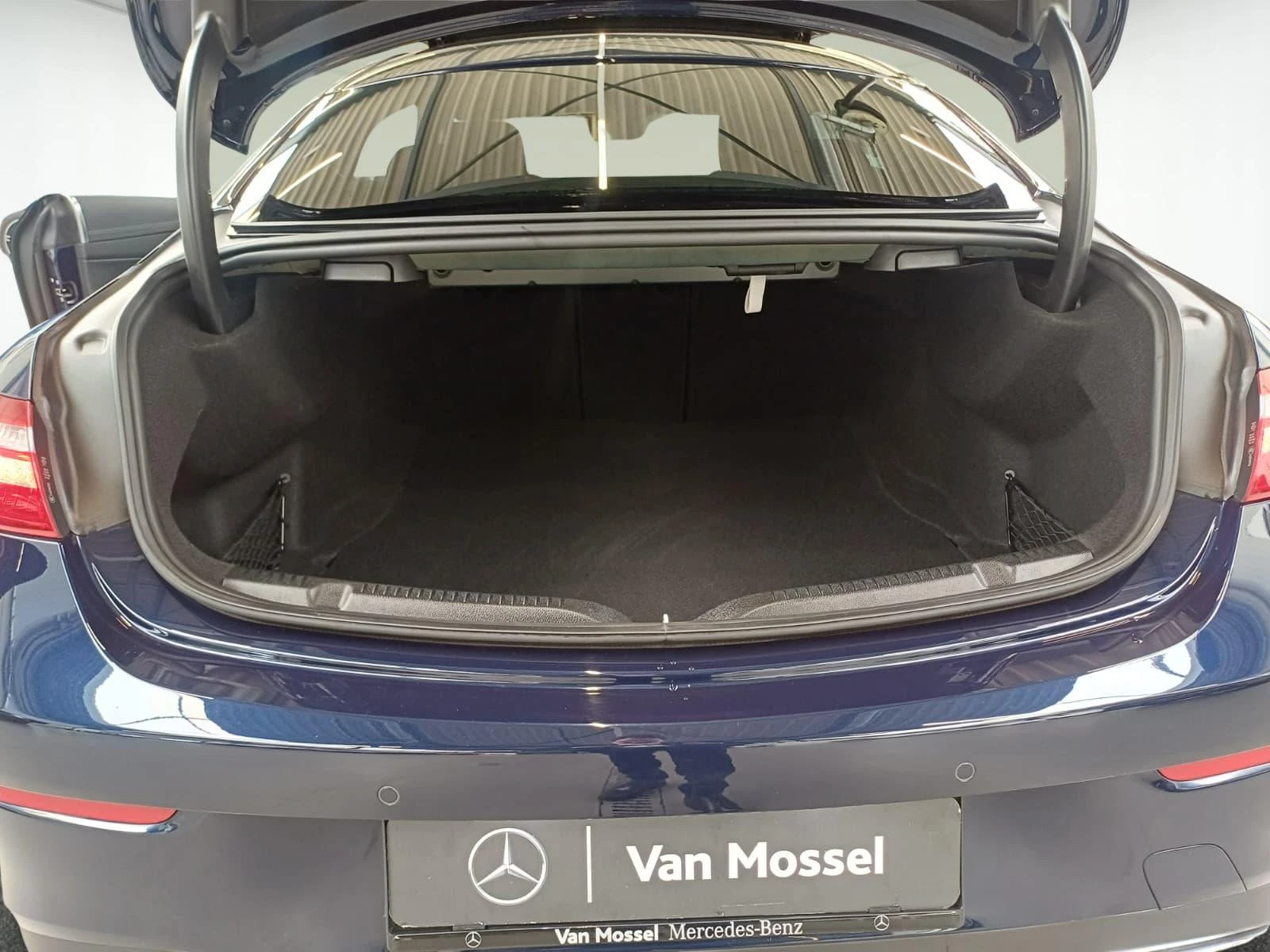 Mercedes-Benz-E-Klasse-image-22
