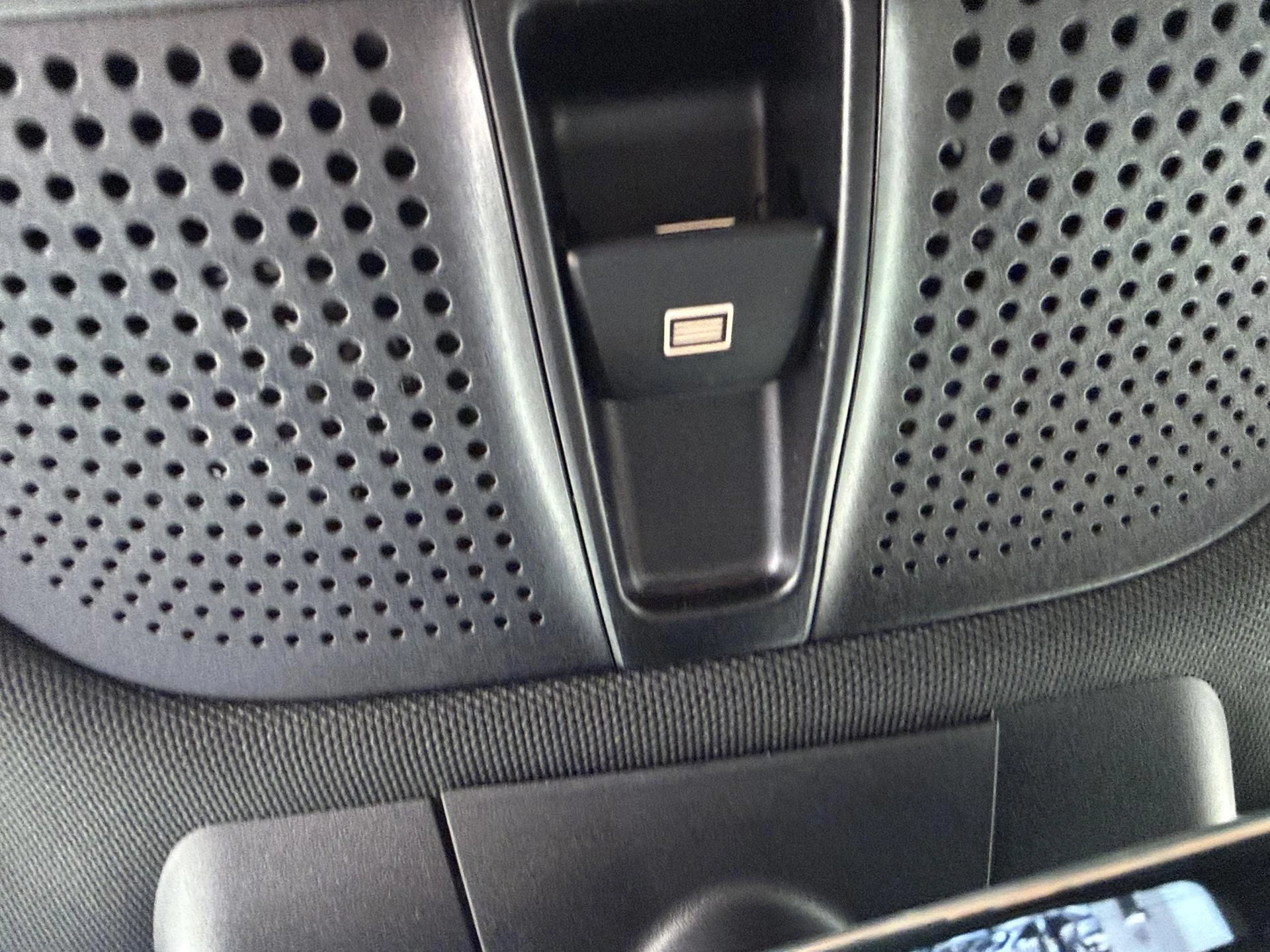 Mercedes-Benz-C-Klasse-image-23