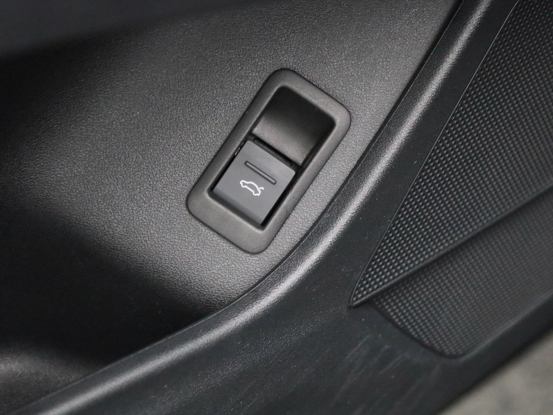 Audi-Q4 e-tron-image-29