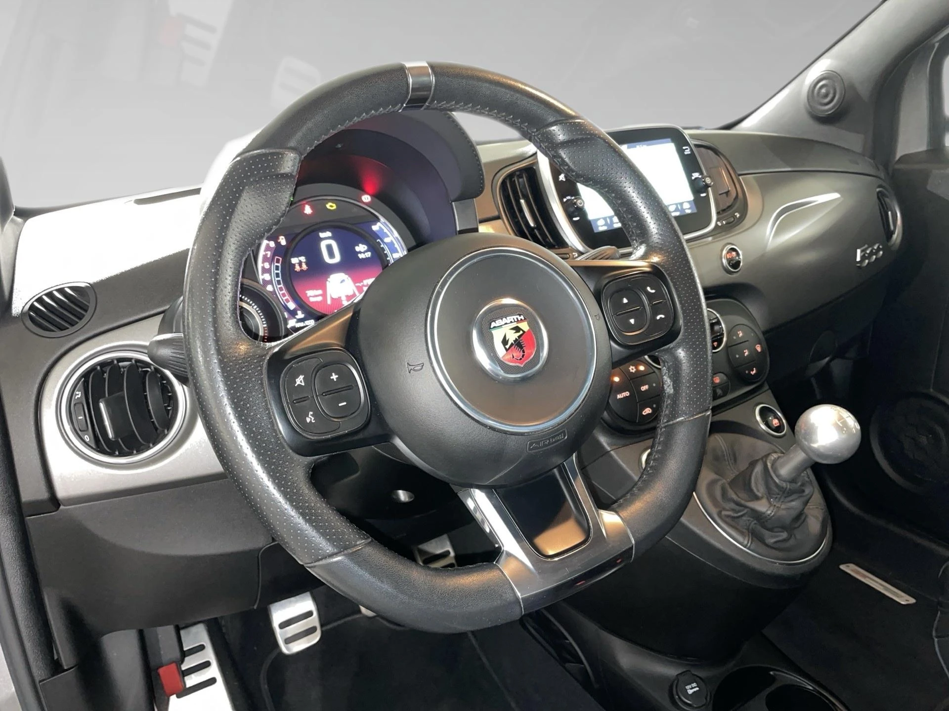 Abarth-500-image-7