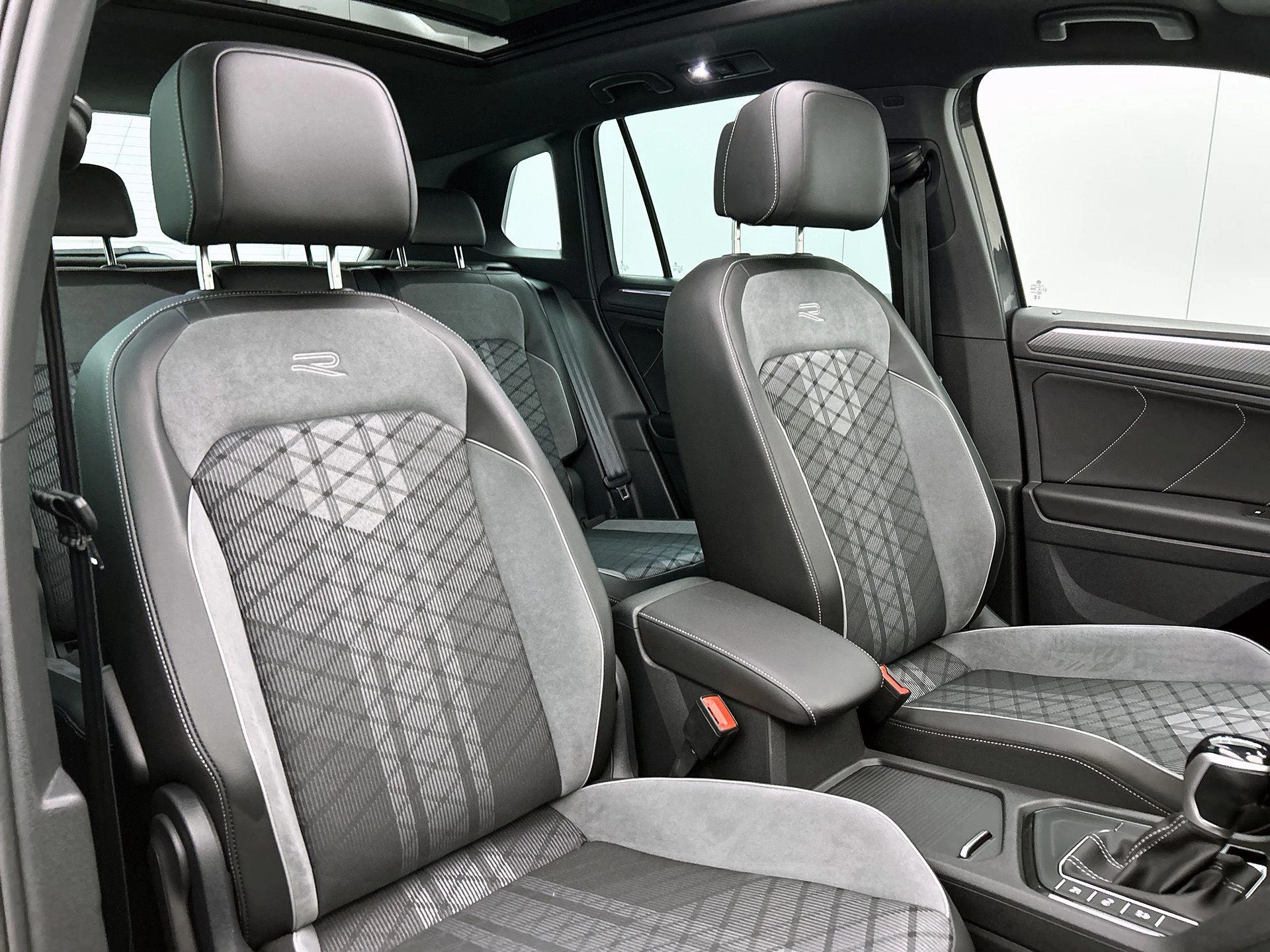 Volkswagen Tiguan 1.5 TSI R-Line Business