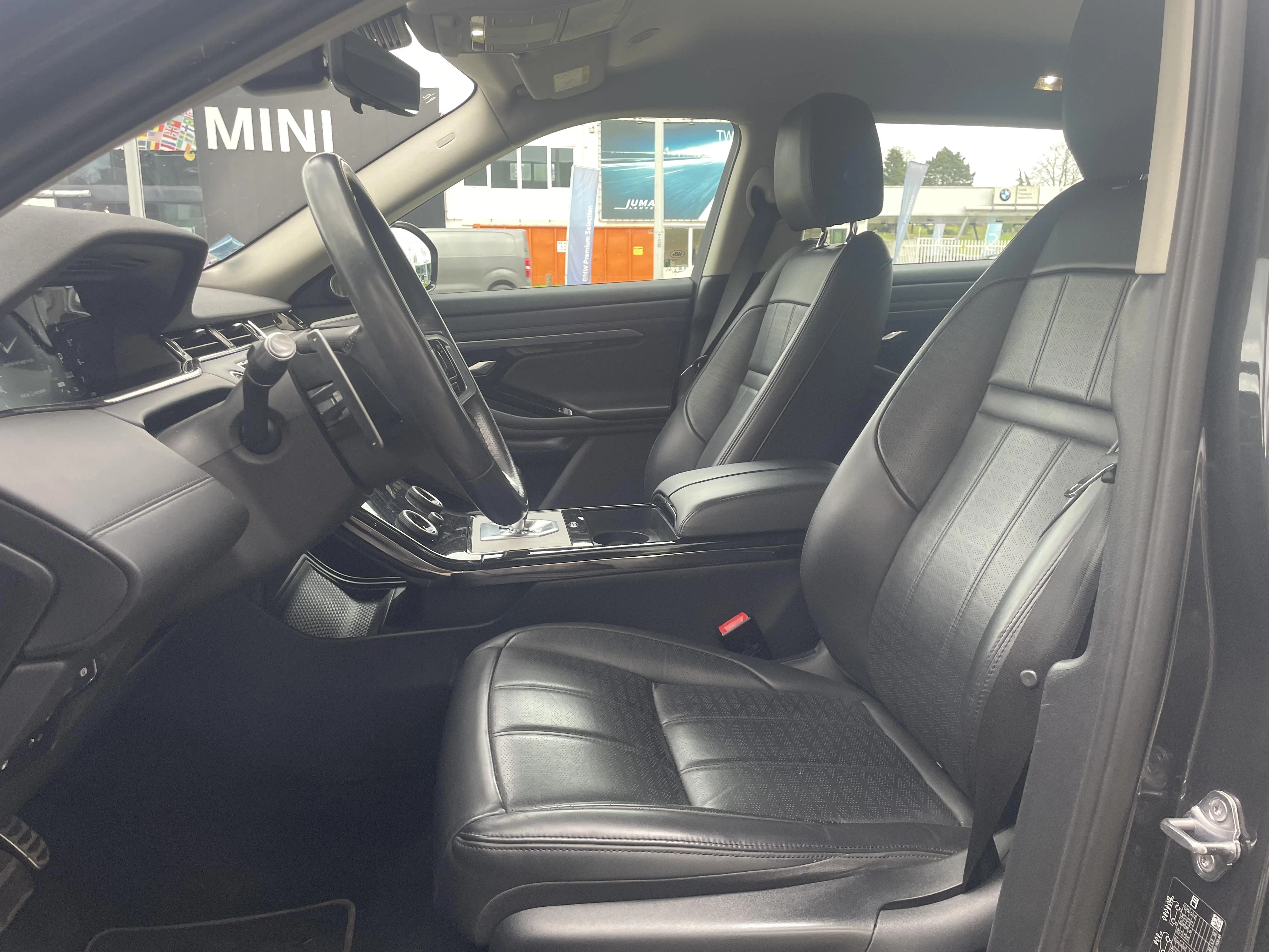 Land Rover Range Rover Evoque P300e R-Dynamic HSE