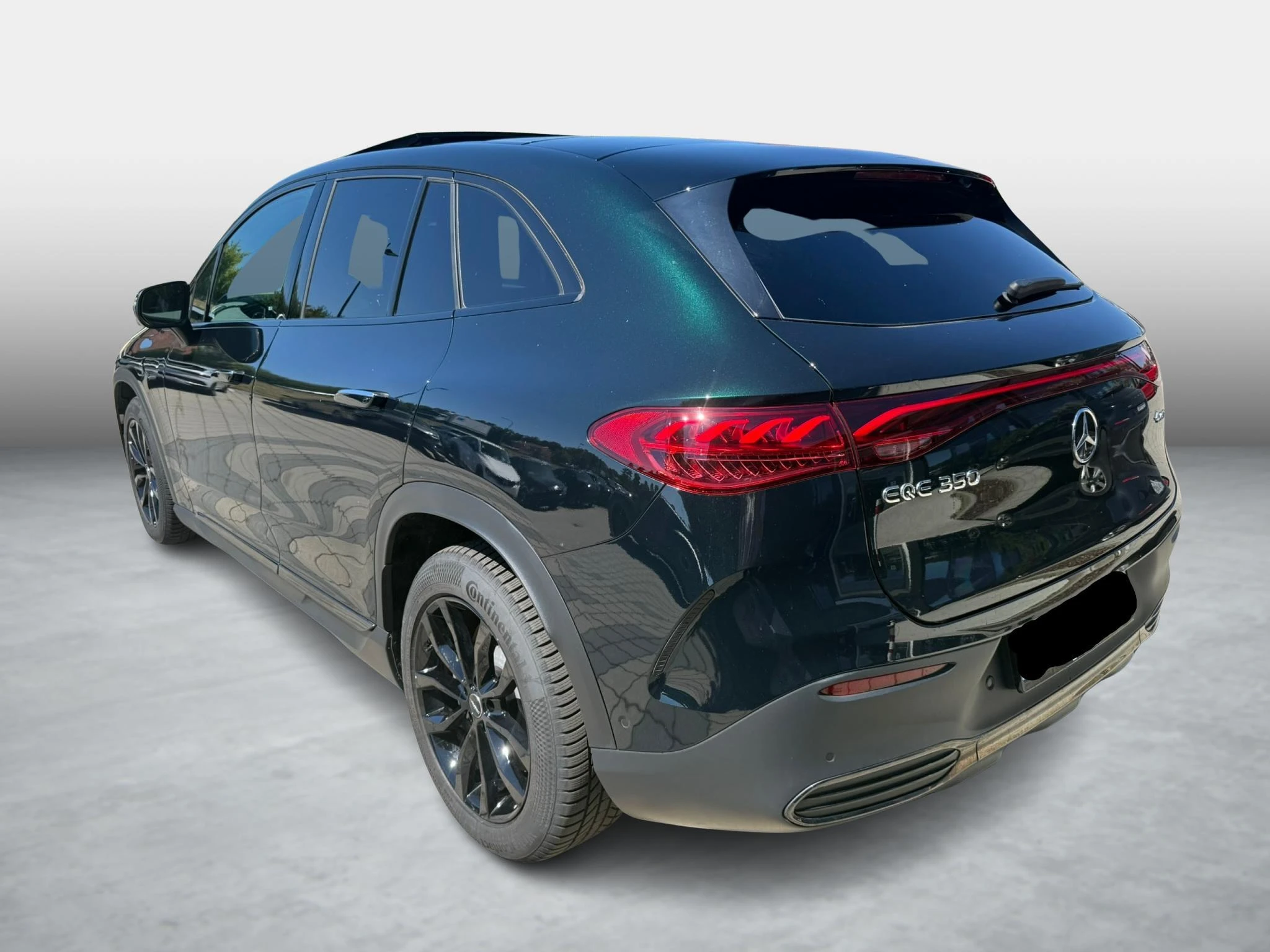 Mercedes-Benz-EQE-image-1